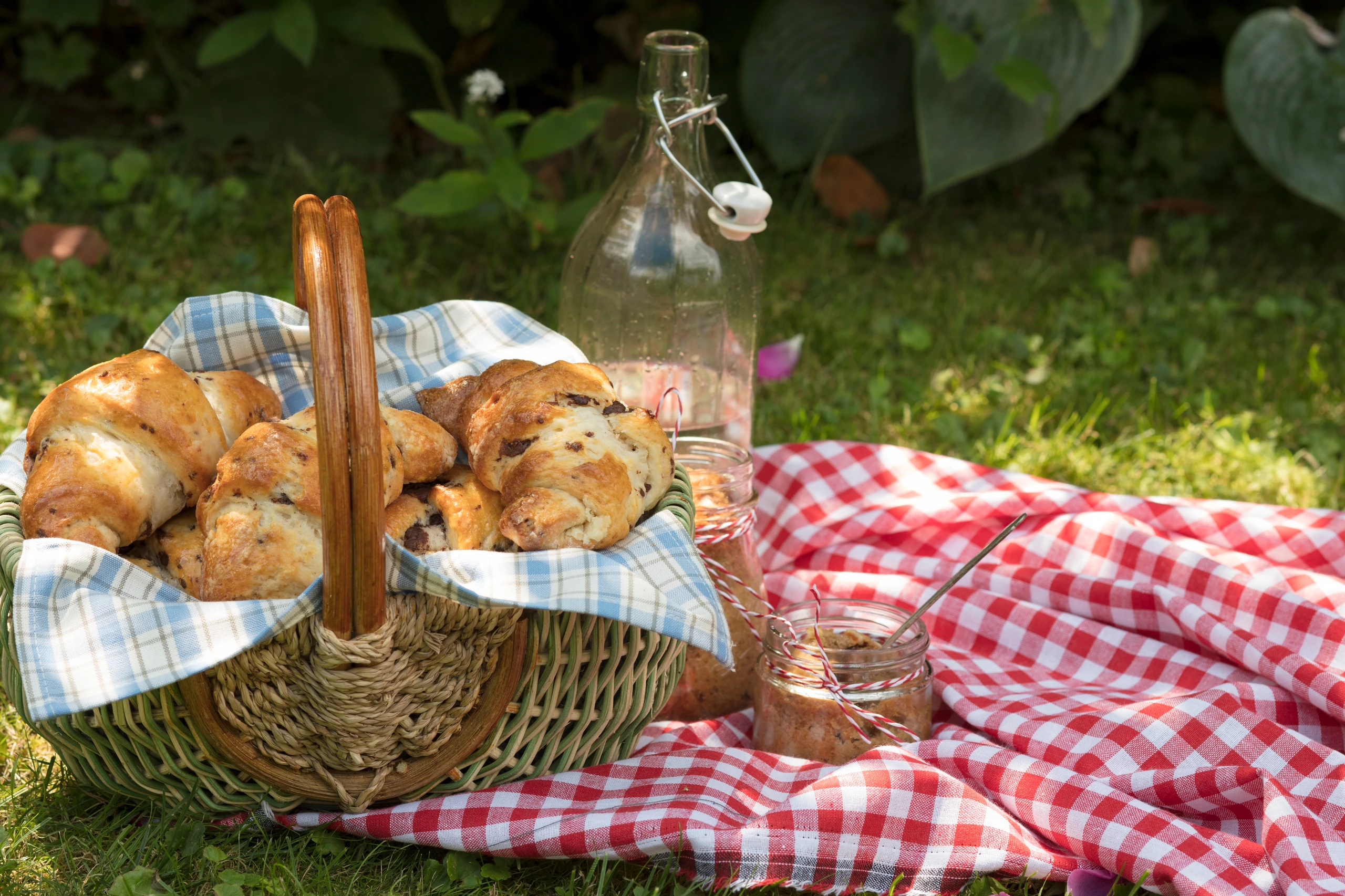Briochekipferl mit Schokolade