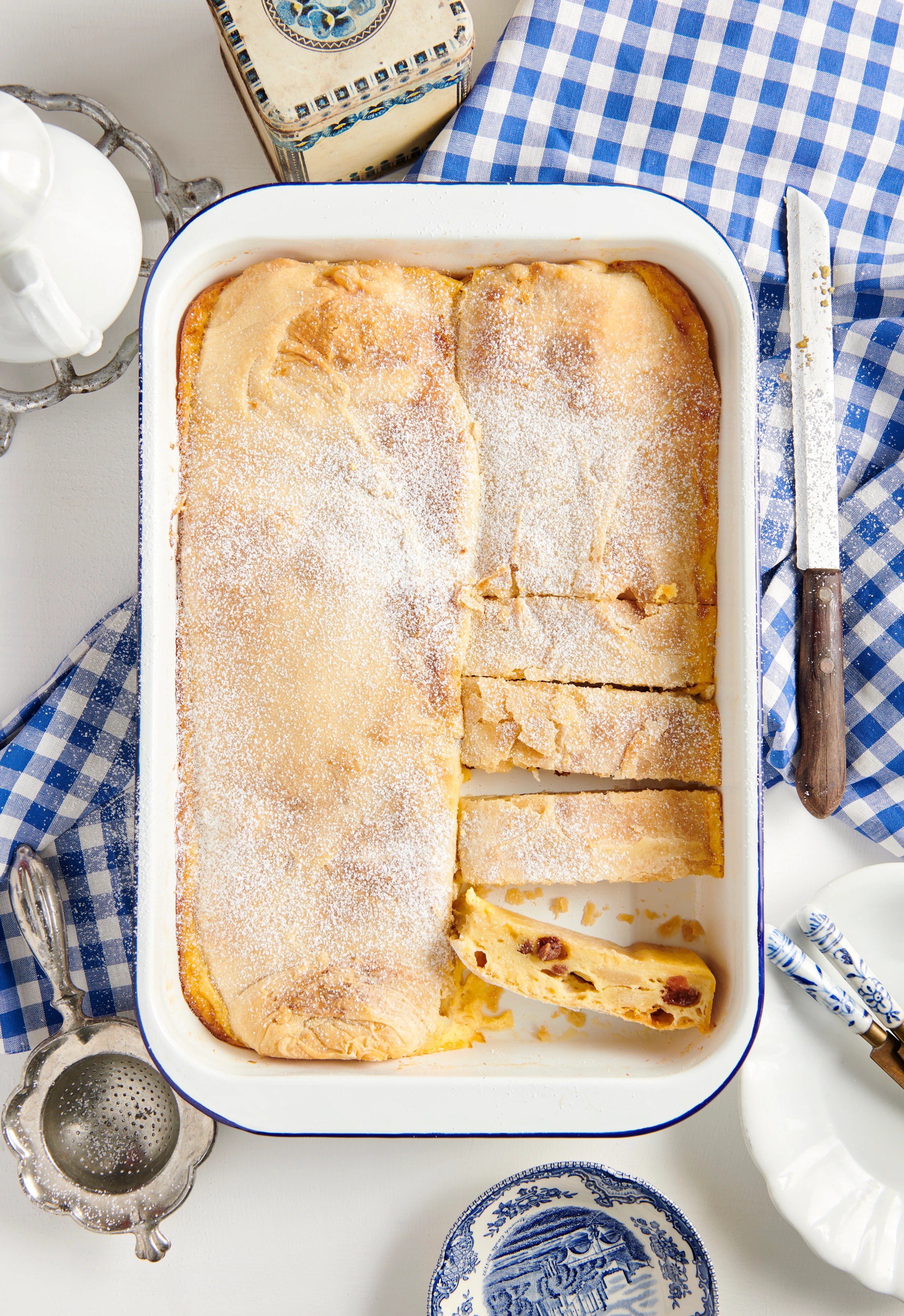 Milchrahmstrudel mit Rosinen