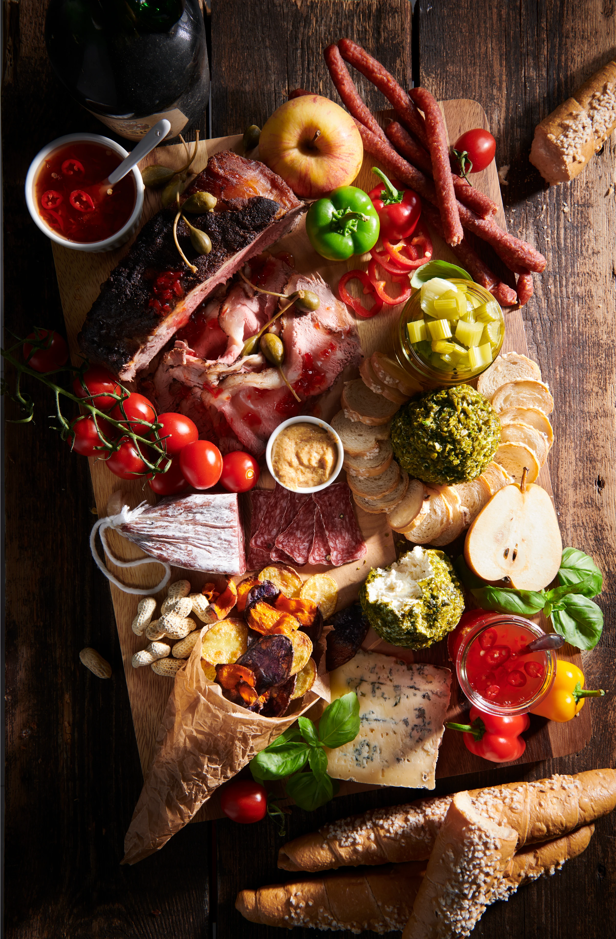 Ziegenkäseball mit süß-saurem Sellerie