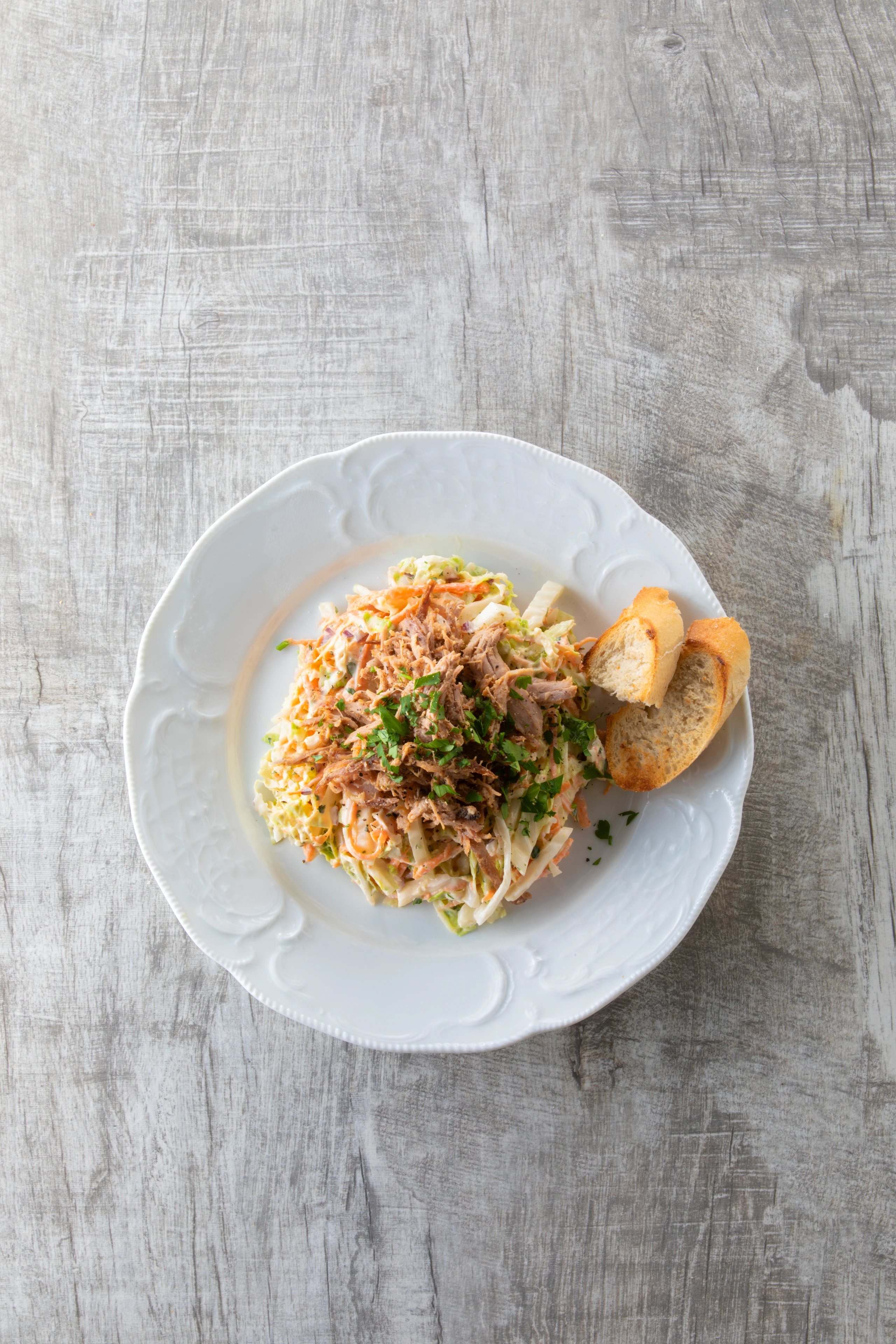 Chinakohlsalat mit Pulled Pork