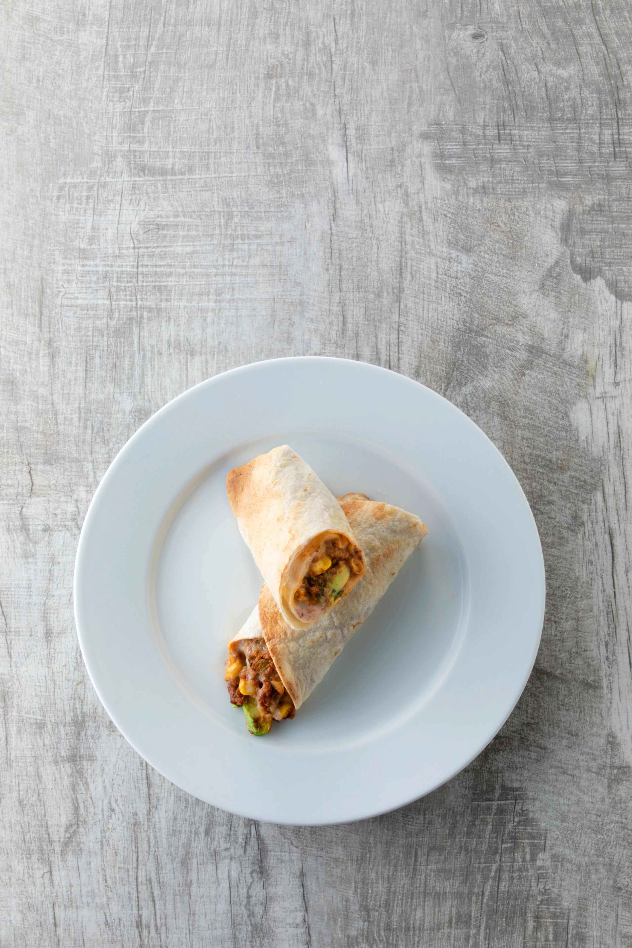 Tortillas mit Bolognese und Bohnencreme