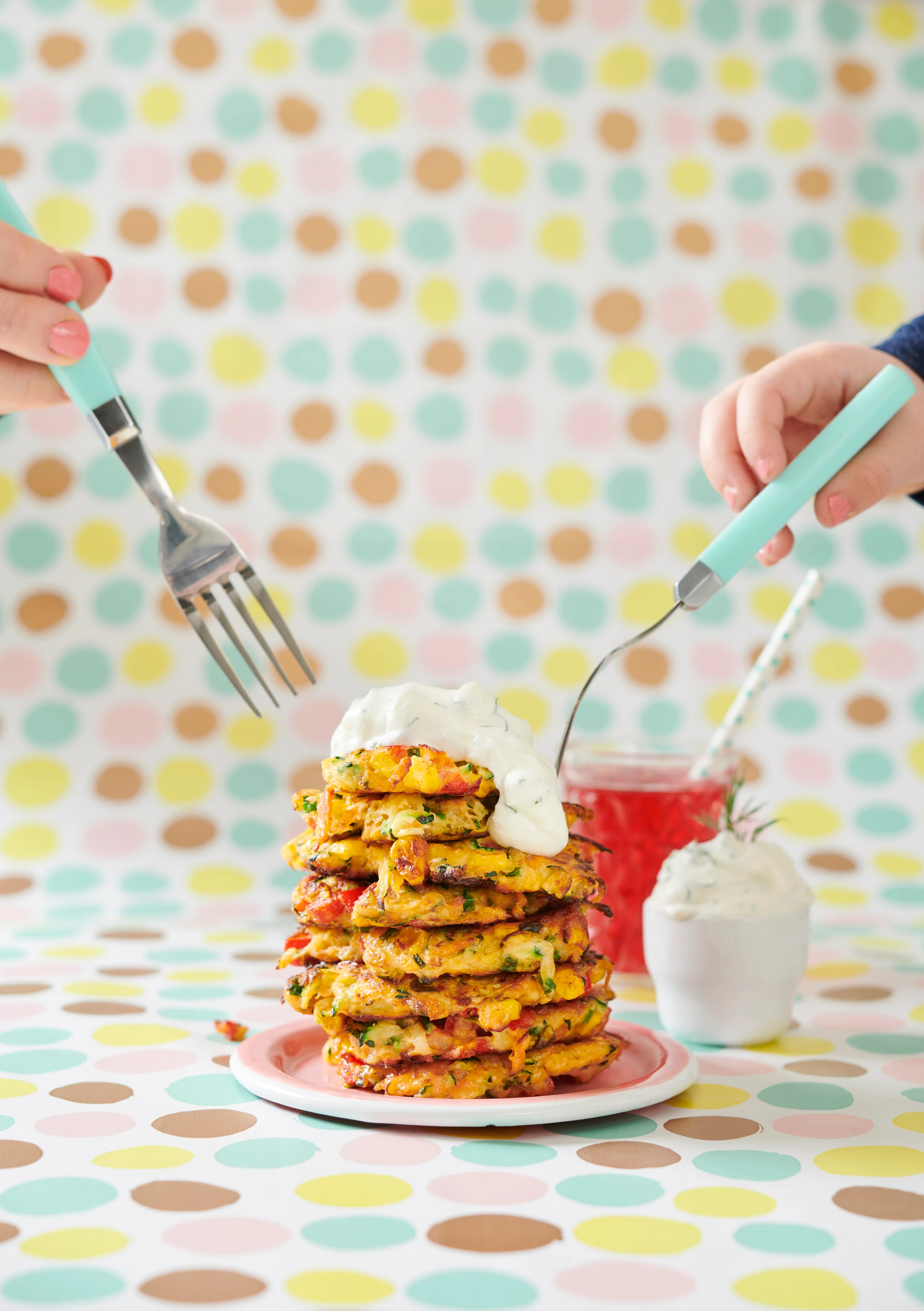 Regenbogen-Puffer mit Kräutertopfen