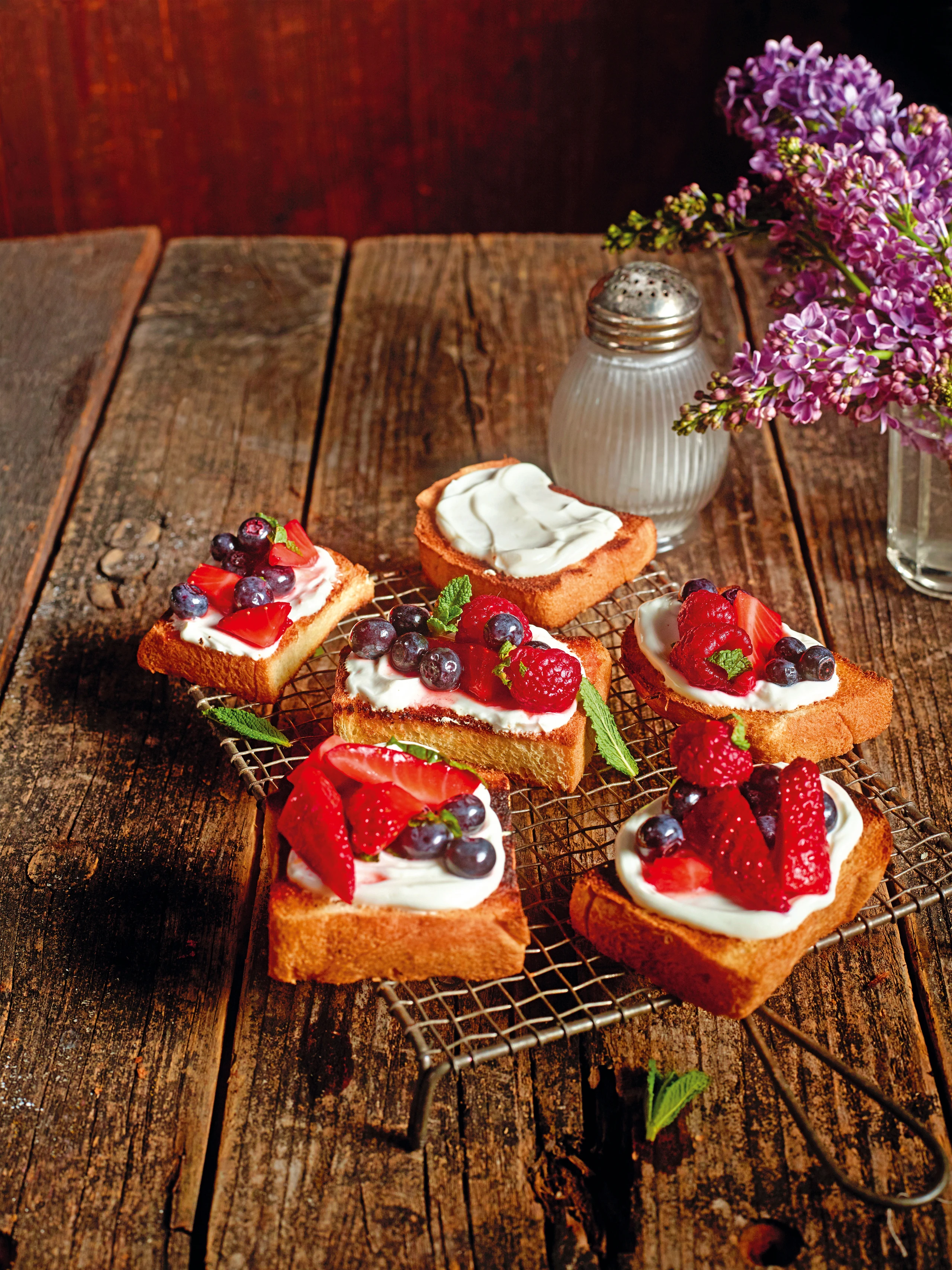 Brioche-Toasties mit Beeren