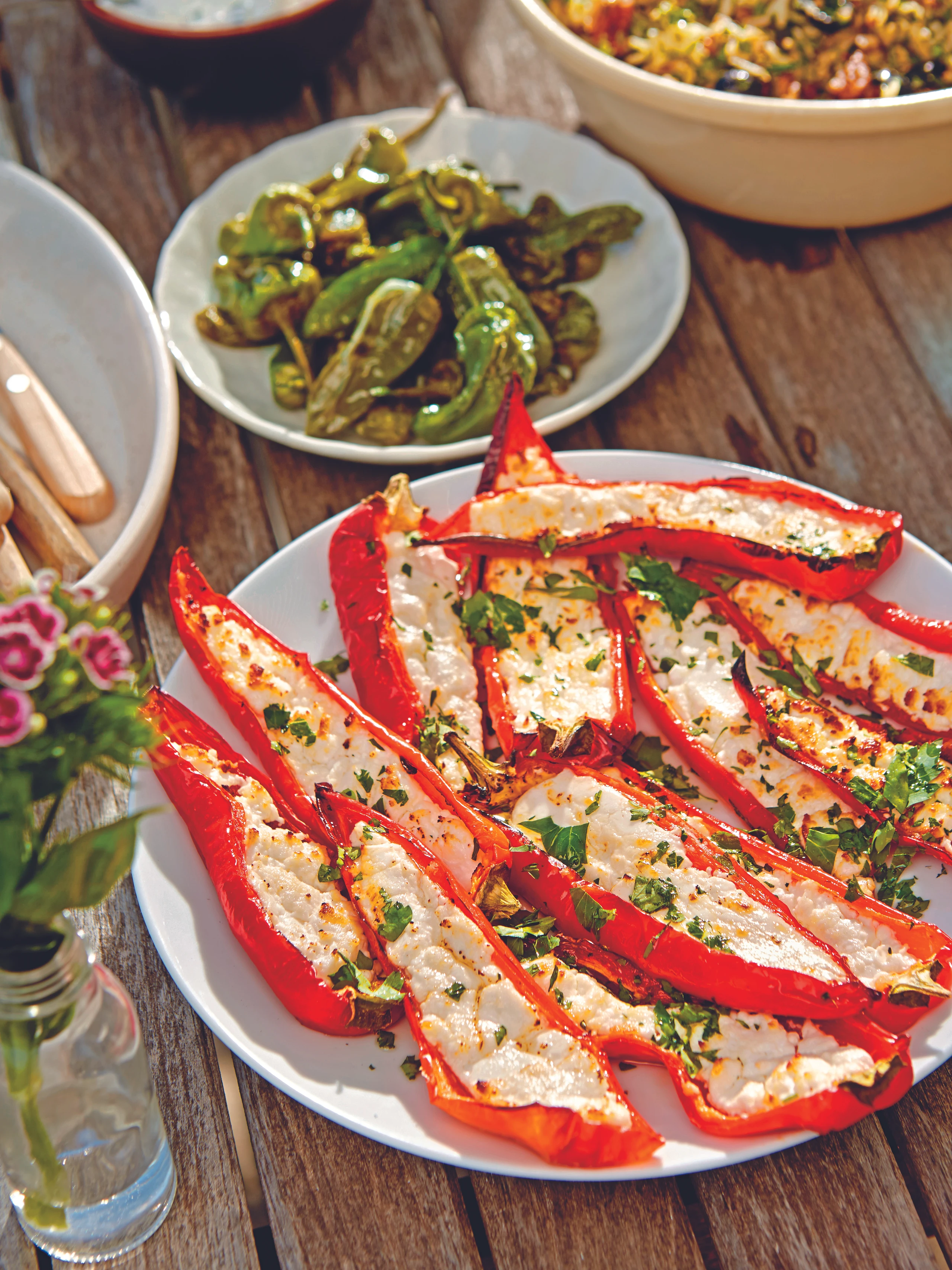 Paprika mit Käsefülle und Pimentos