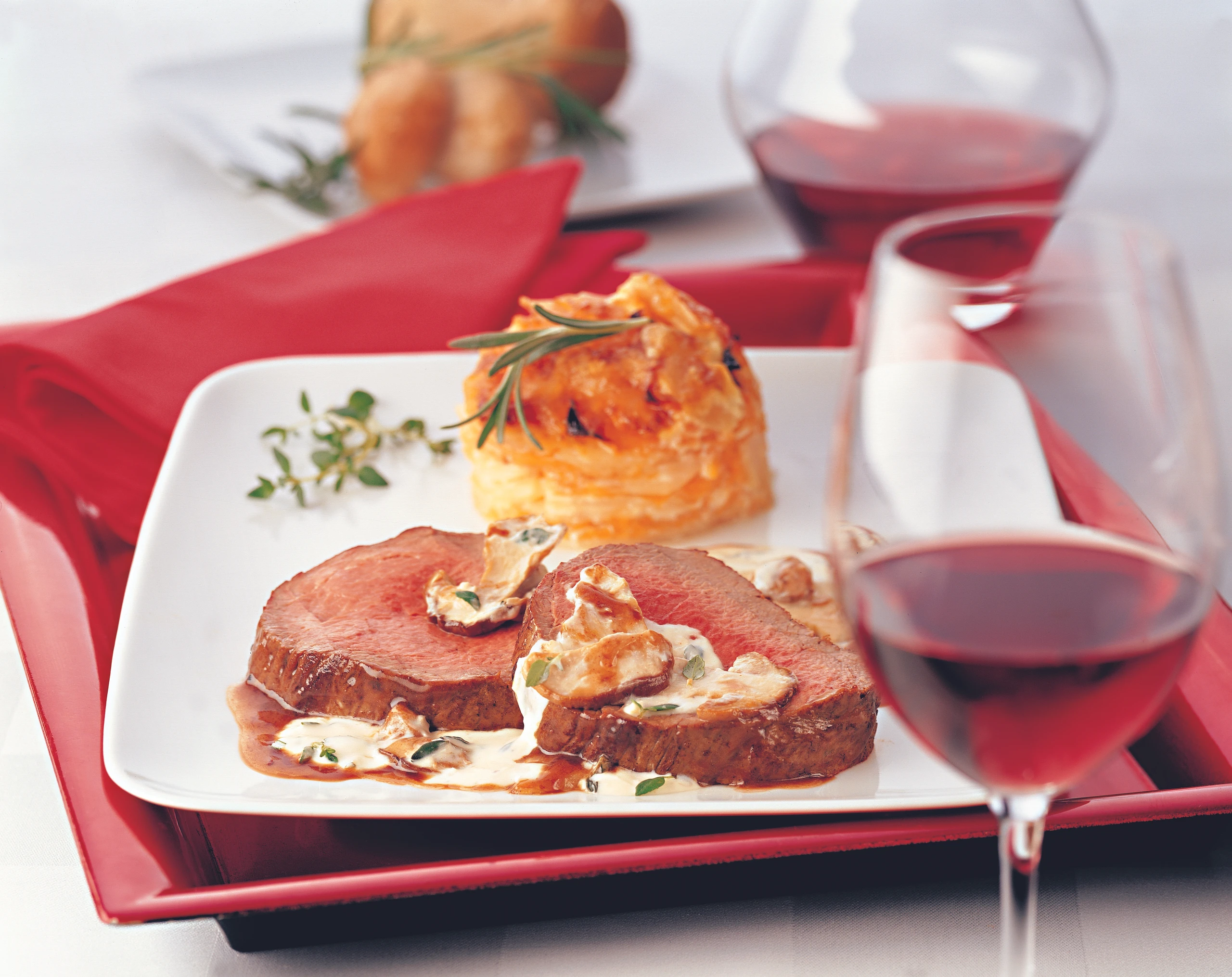 Rindsfilet mit Steinpilzcreme und Kürbisgratin