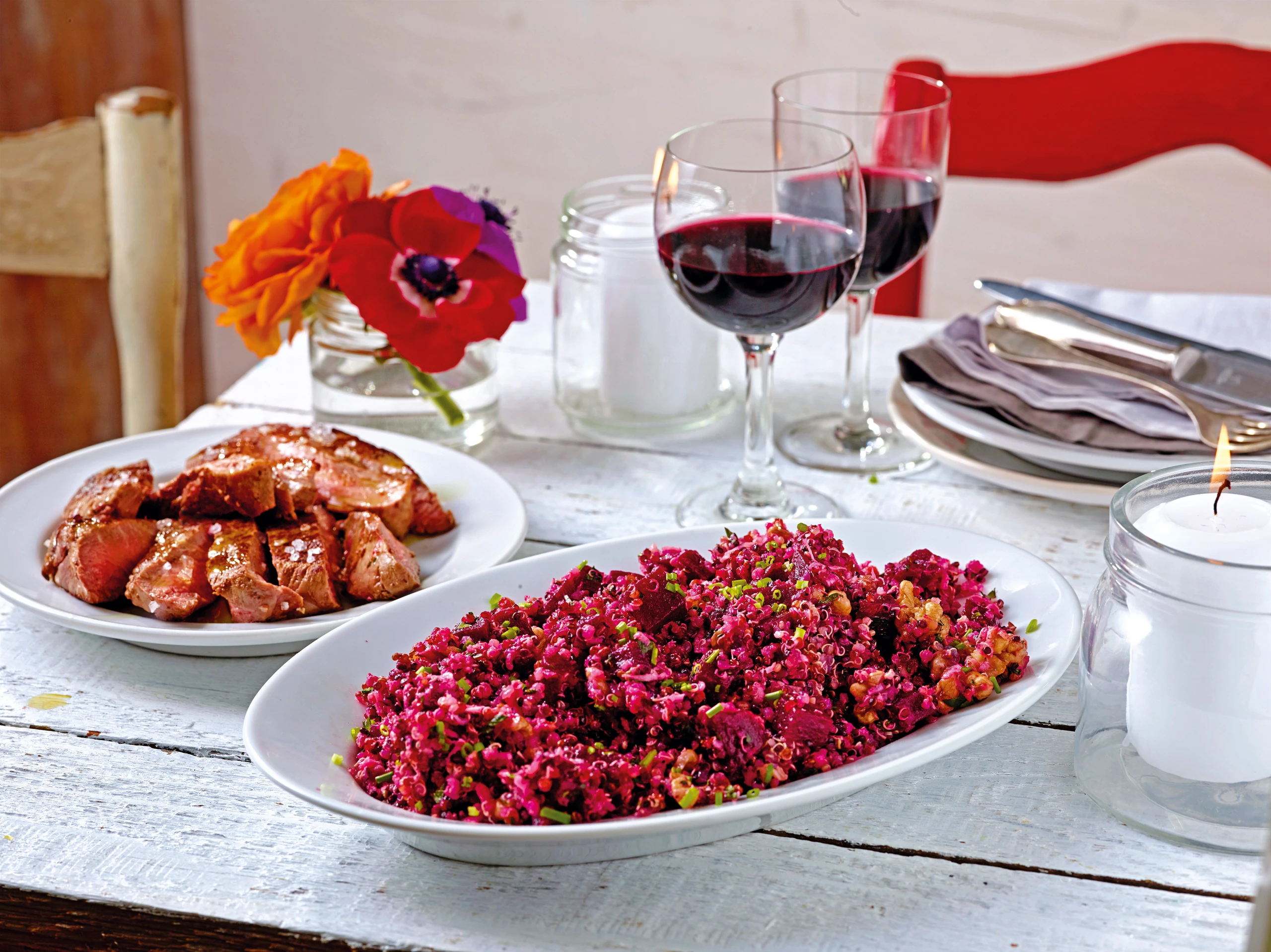 Quinoa-Salat mit Krendressing und Tagliata