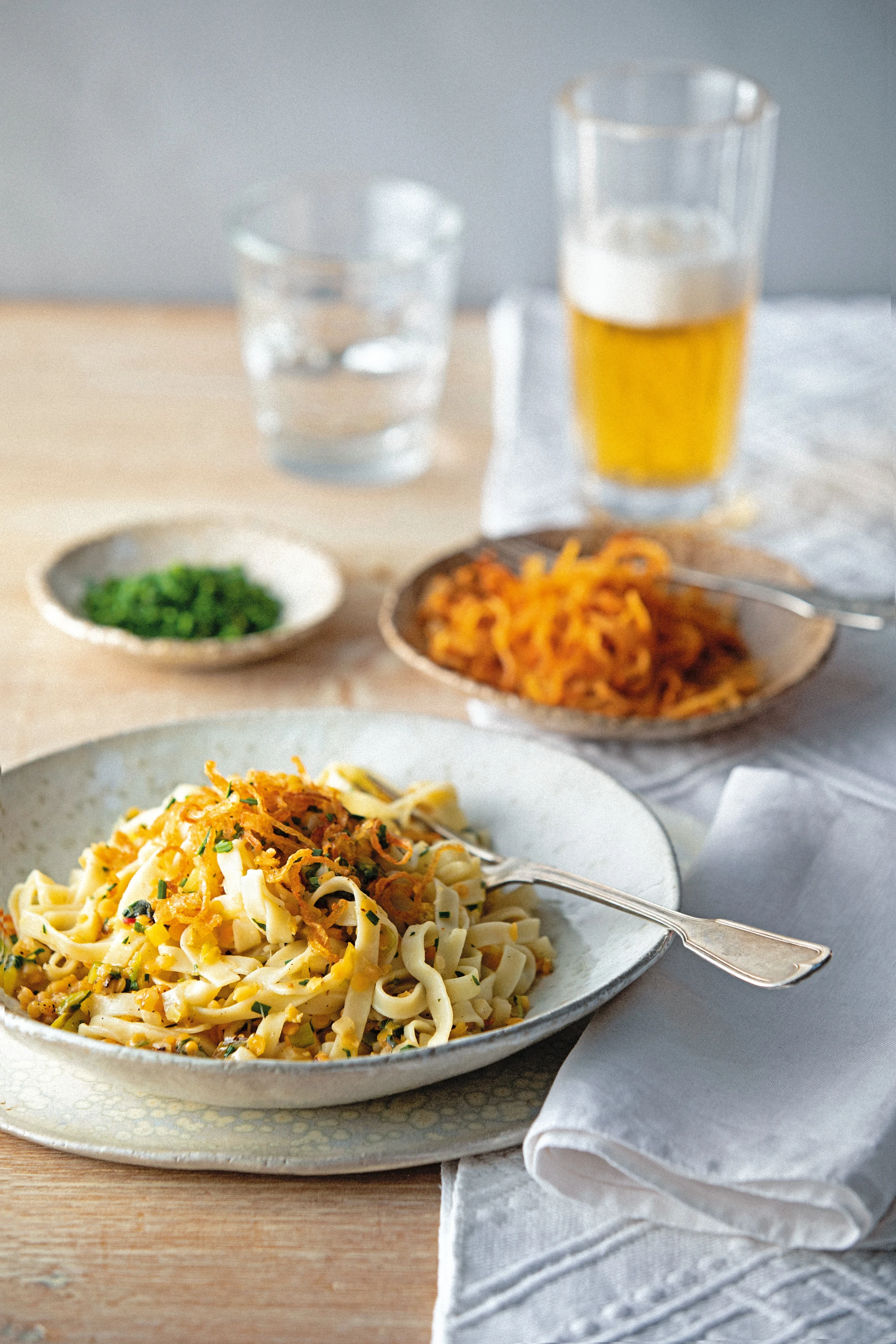 Tagliatelle mit Gemüse-Linsensugo