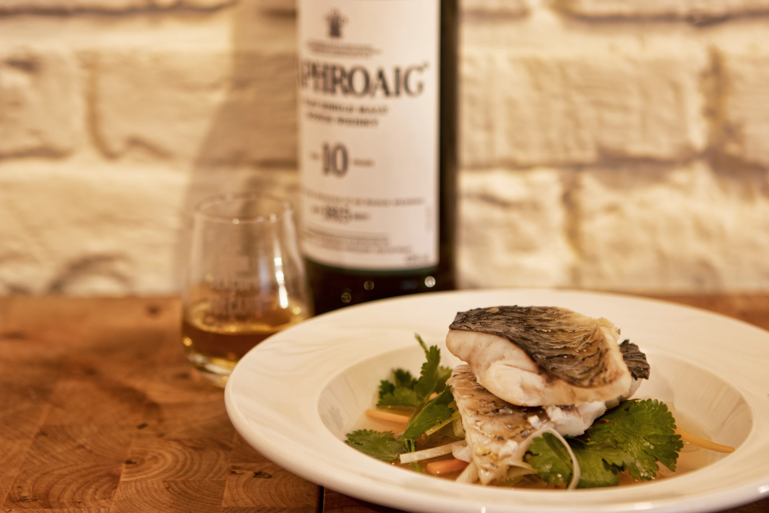 Koriander-Karpfen mit Laphroaig-Parfüm