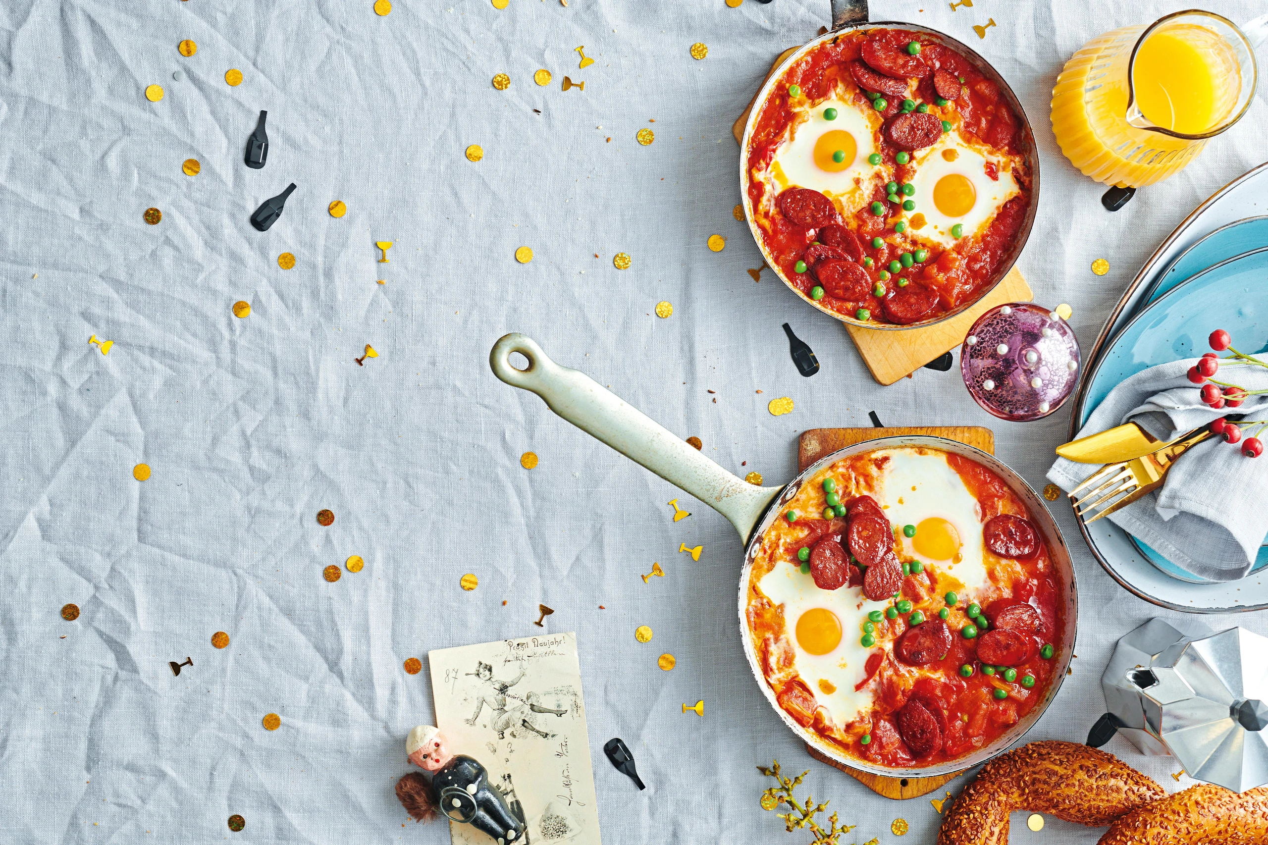 Frühstückspfandl mit Serrano und Chorizo