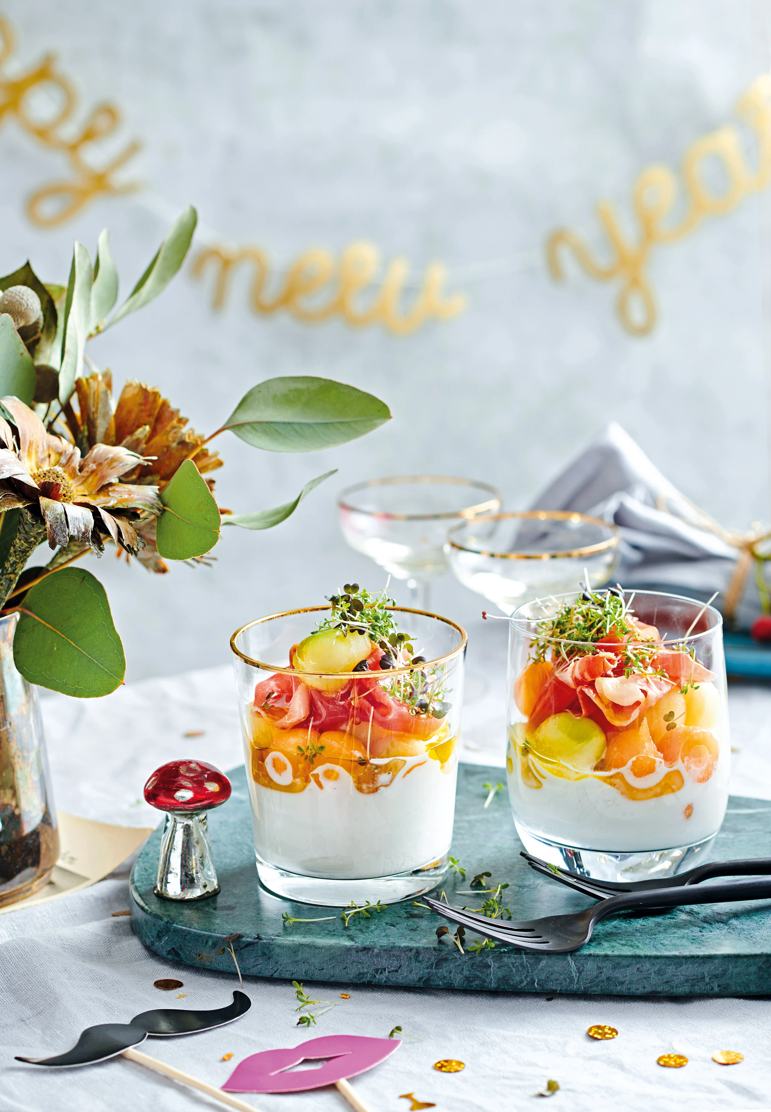 Caprese-Salat mit Burrata und Melone