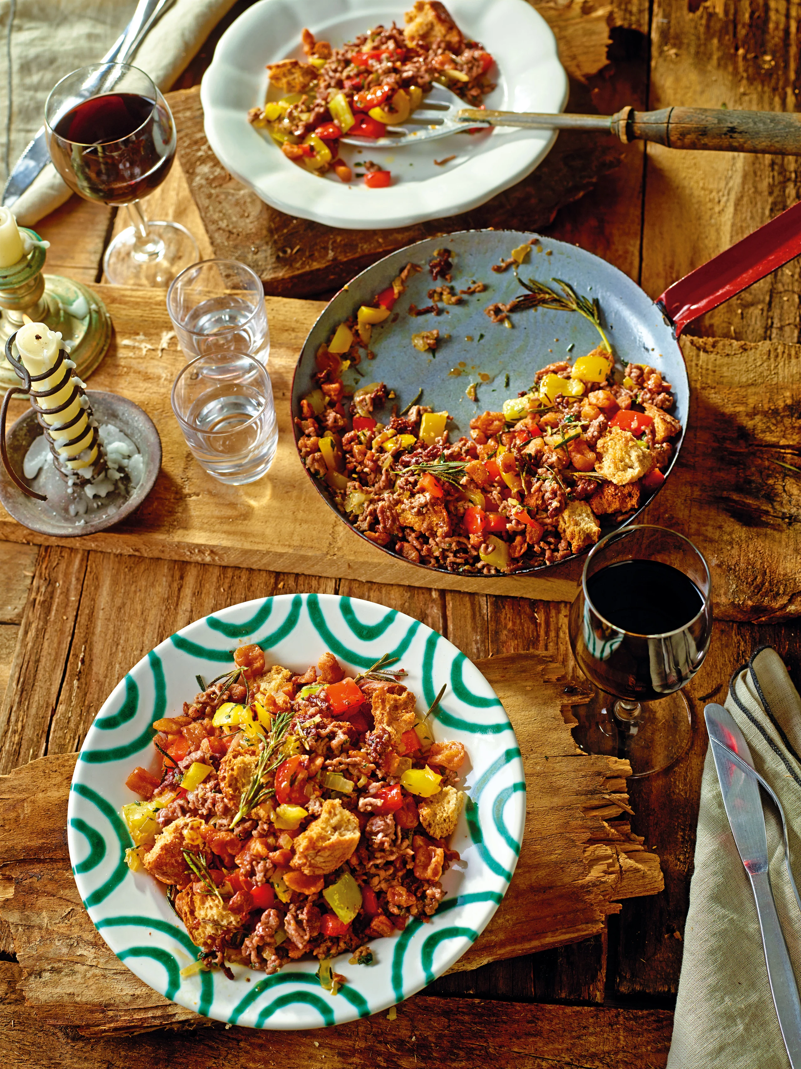 Wachauer-Weckerl-Gröstl mit Faschiertem und Grammeln