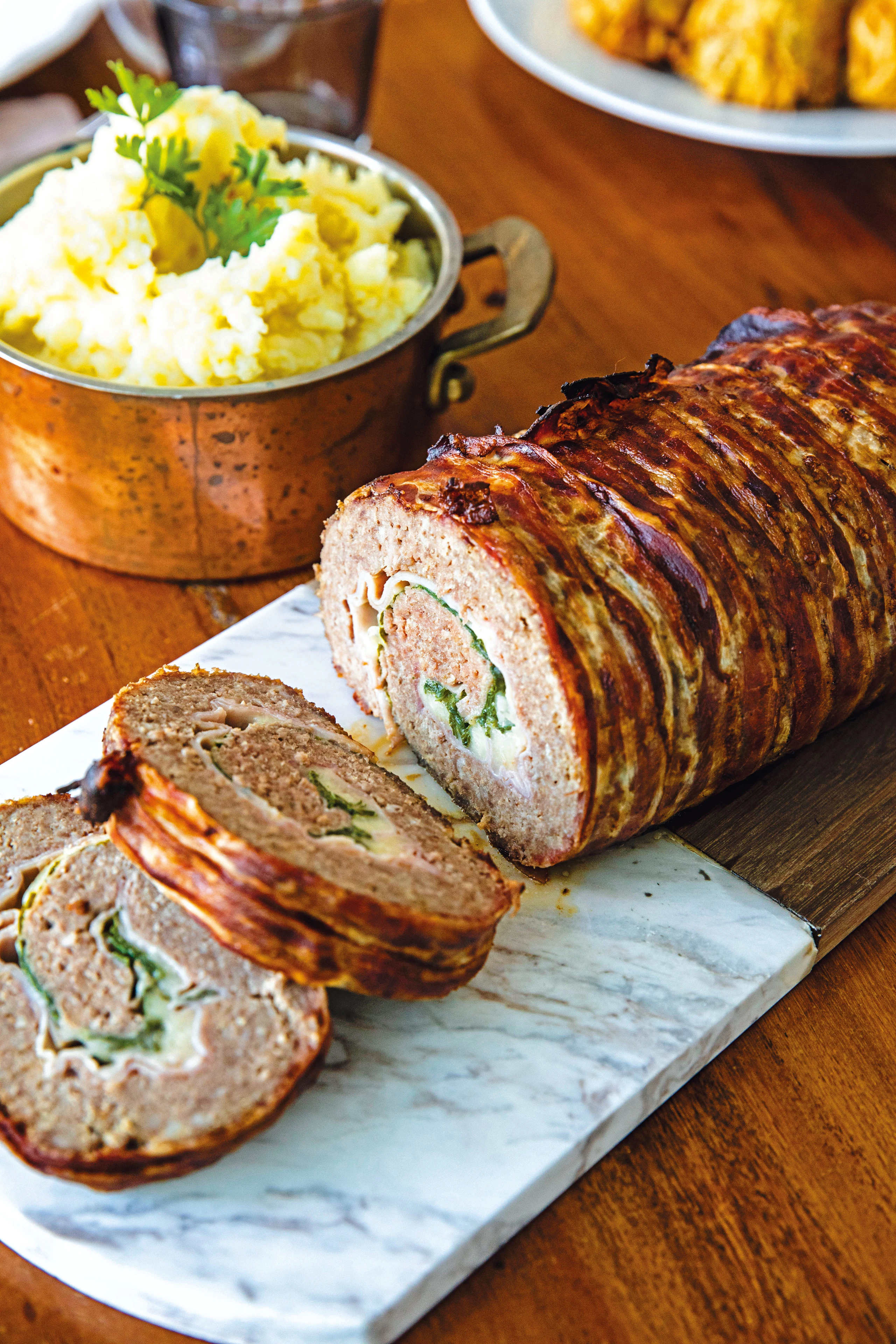 Faschierte Rolle mit Knoblauch-Püree