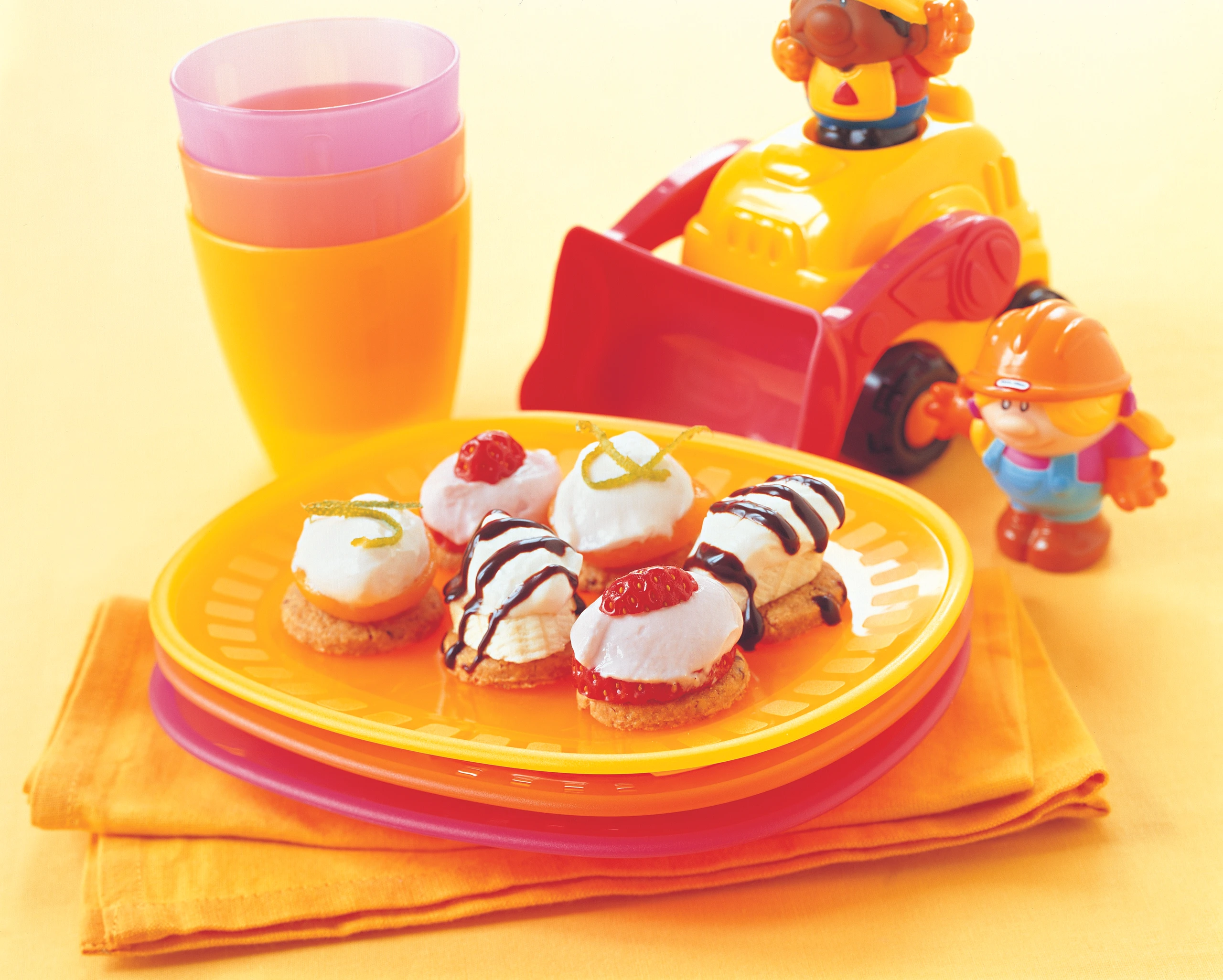 Fruchtige Nockerl auf Vollkornkeksen