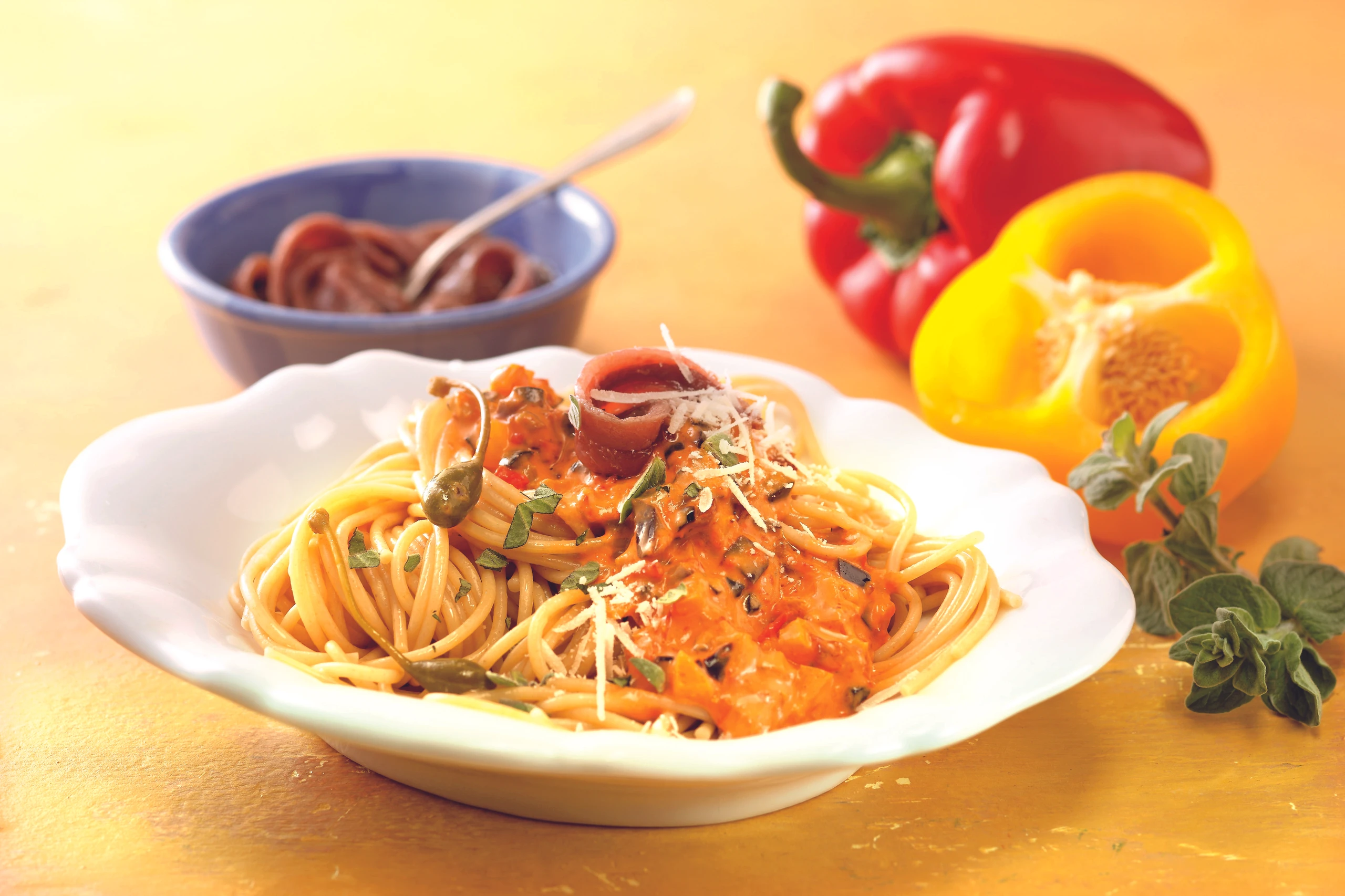 Vollkorn-Spaghetti mit mediterraner Gemüsesauce