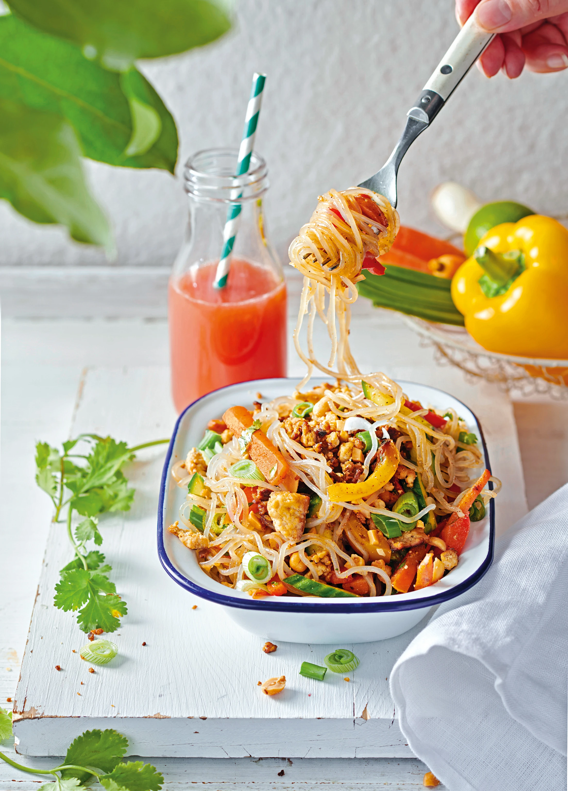 Vermicelli-Salat mit Räuchertofu-Faschiertem