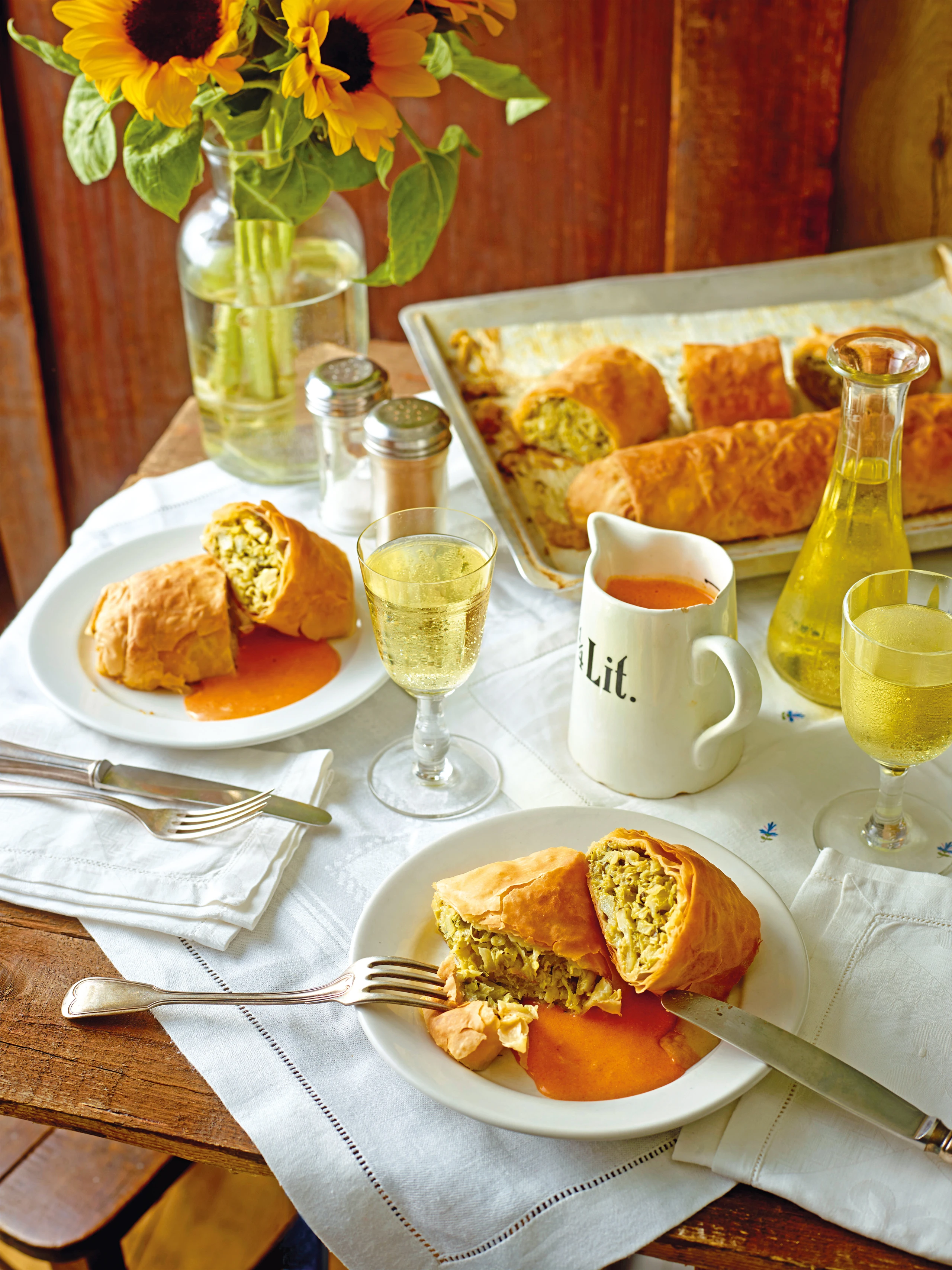 Krautstrudel mit Paprikasauce