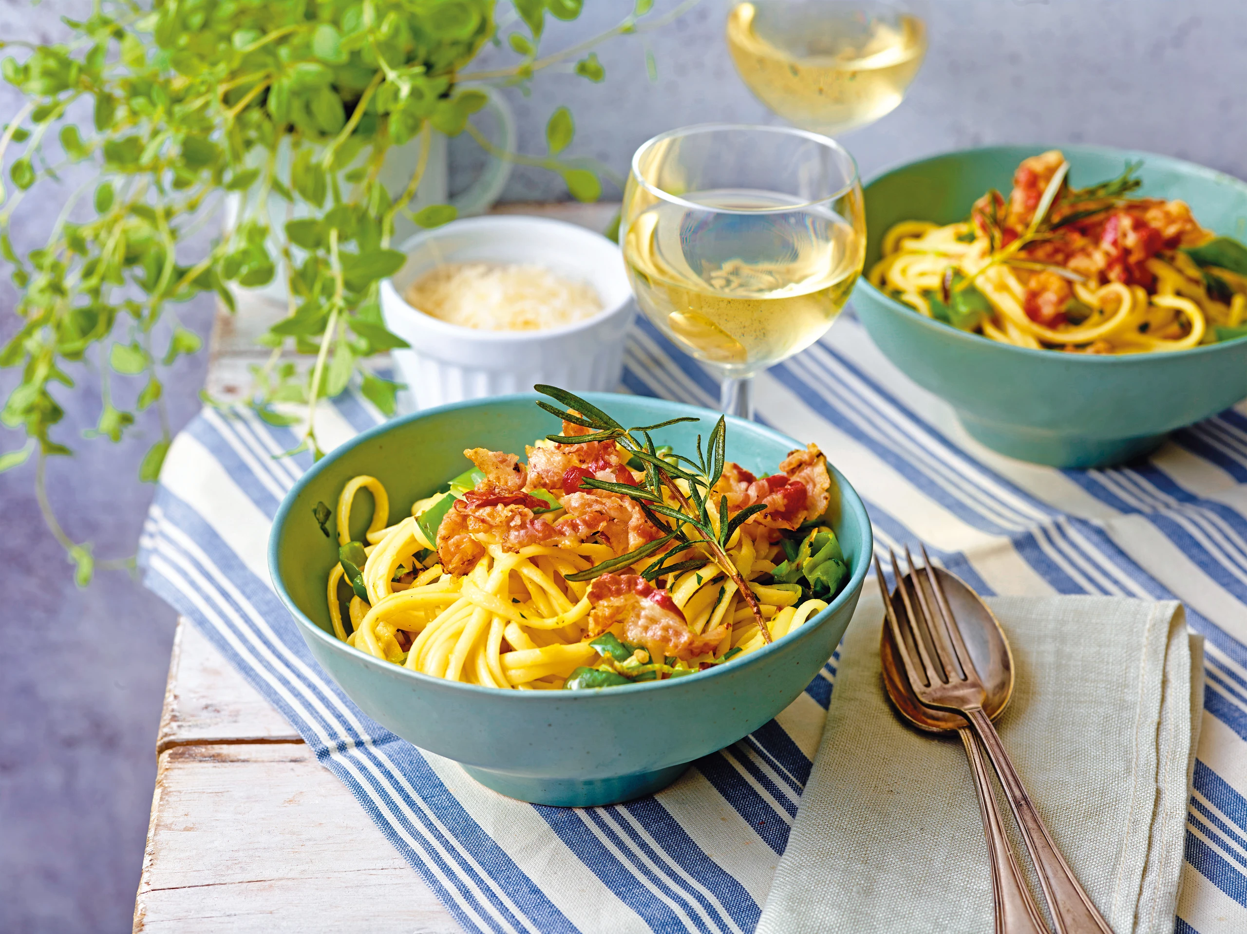 Linguine mit Paprikasauce, Pimentos und Pancetta