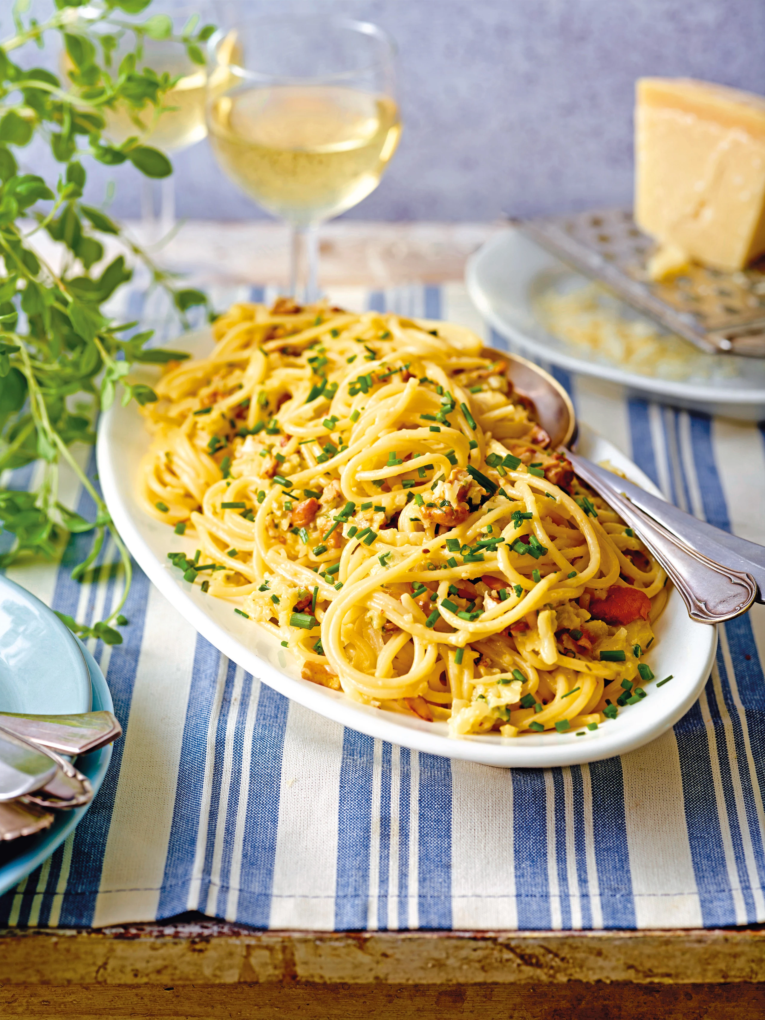 Spaghetti mit Karfiol und Eierschwammerln