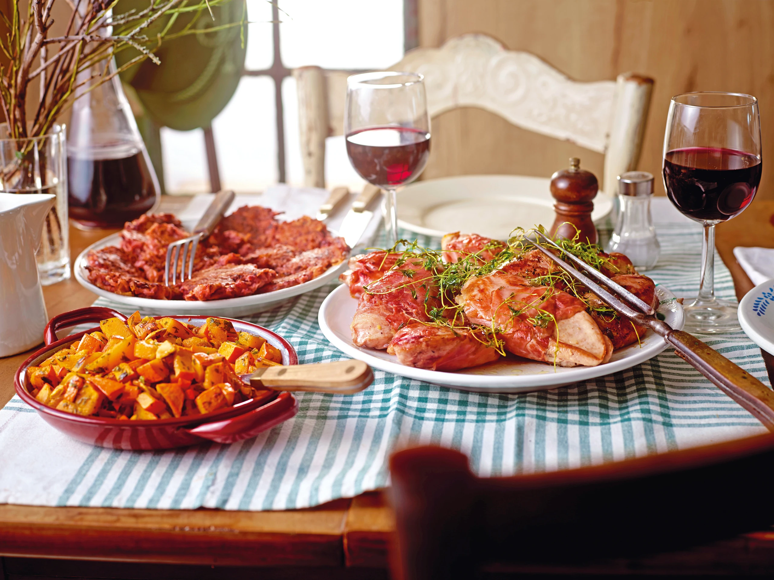 Fasanenbrüstchen mit Prosciutto, Gemüserösti und Kürbis