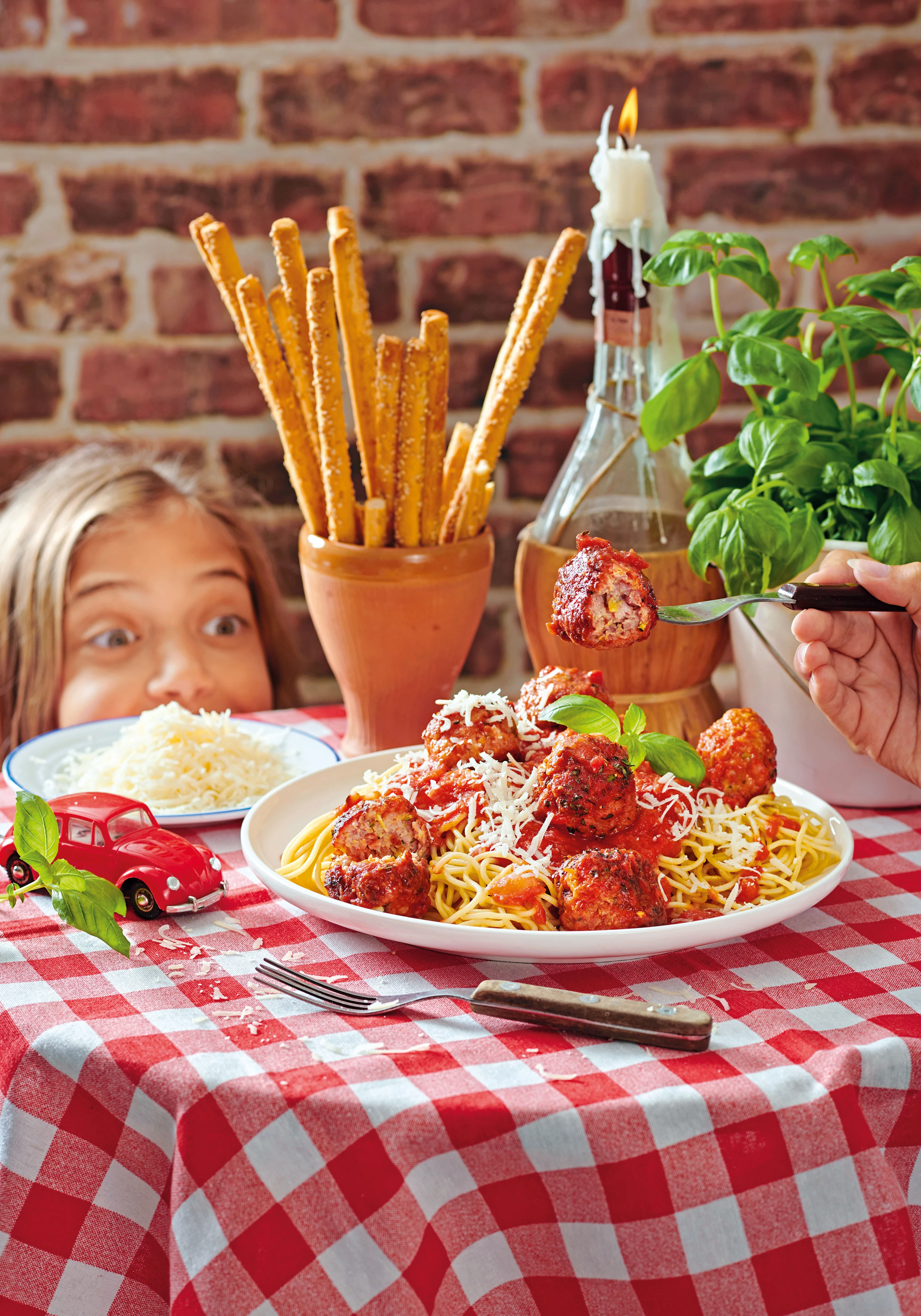 Spaghetti mit Fleischbällchen