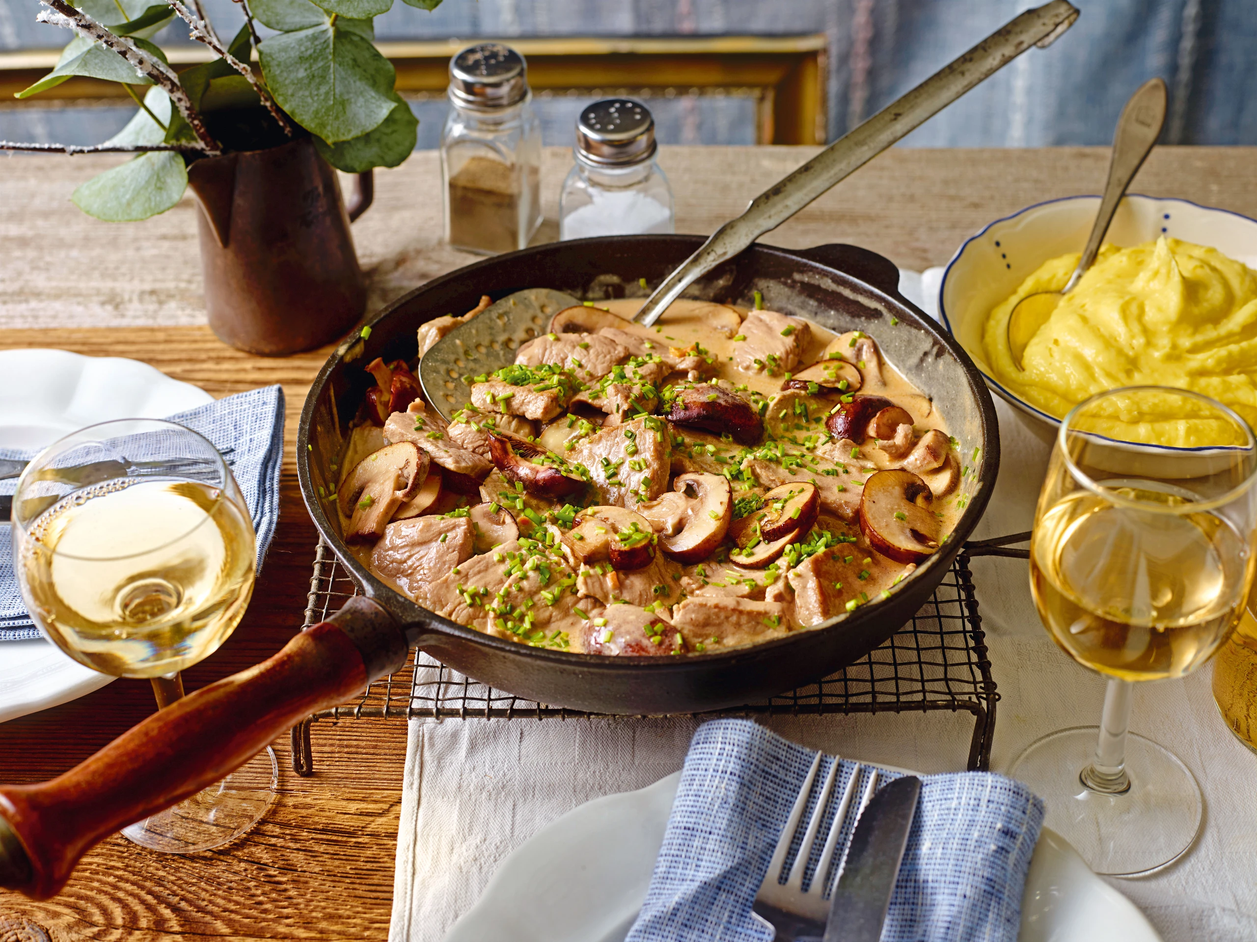 Kalbsgeschnetzeltes mit Champignons und Erdäpfelpüree