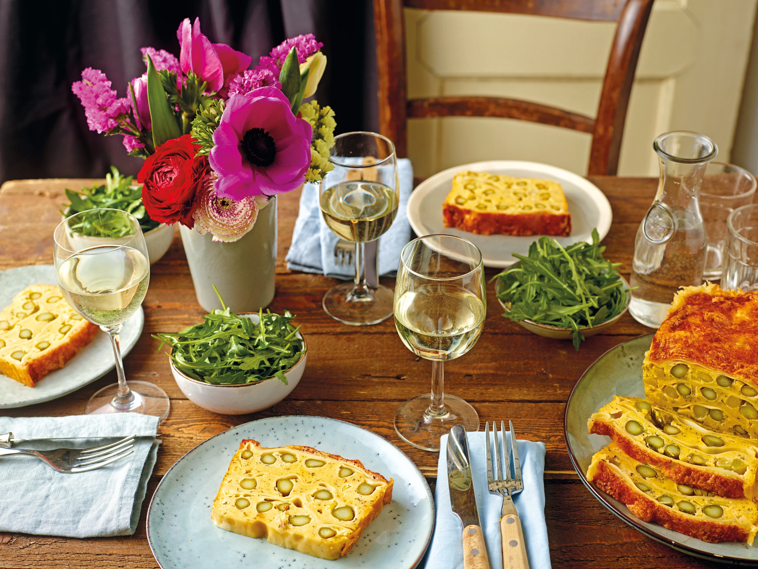 Spargellasagne mit Rucolasalat