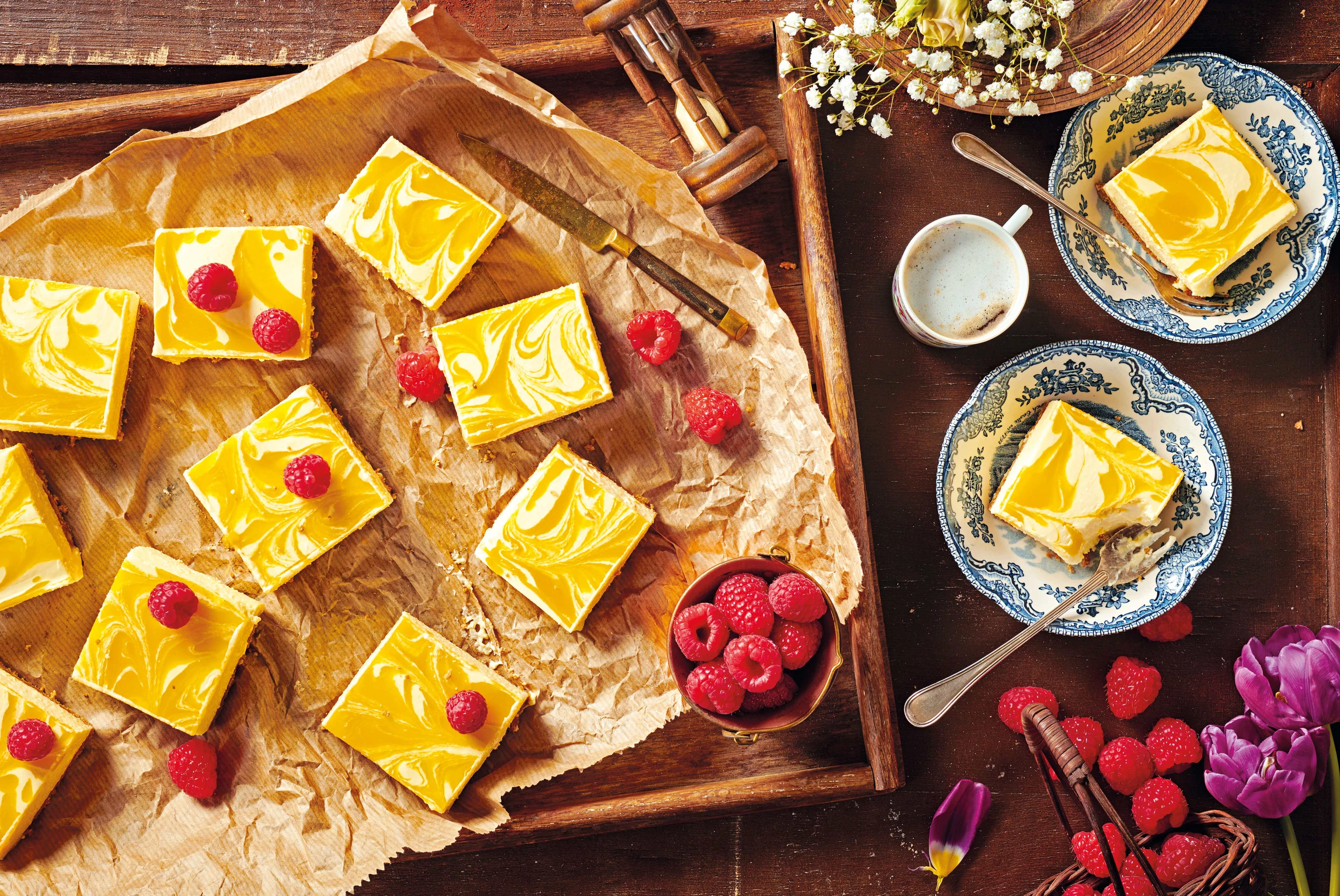 Topfenschnitte mit Mangoswirl