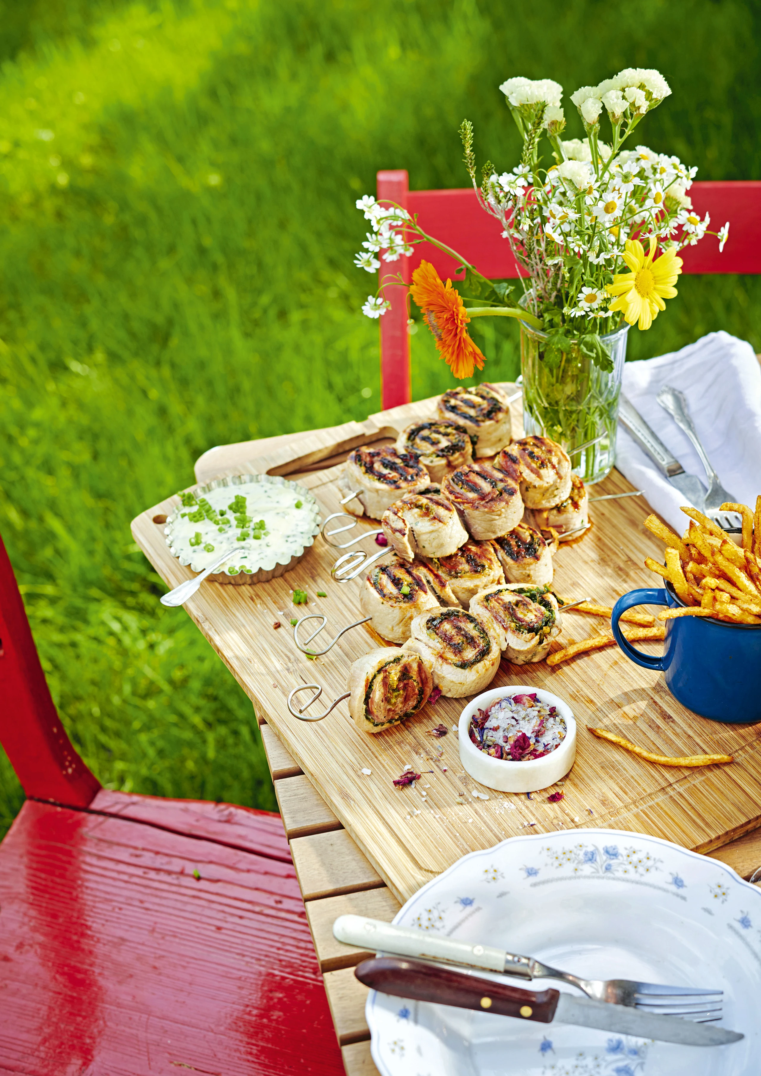 Rouladen-Spieße mit Pommes allumettes