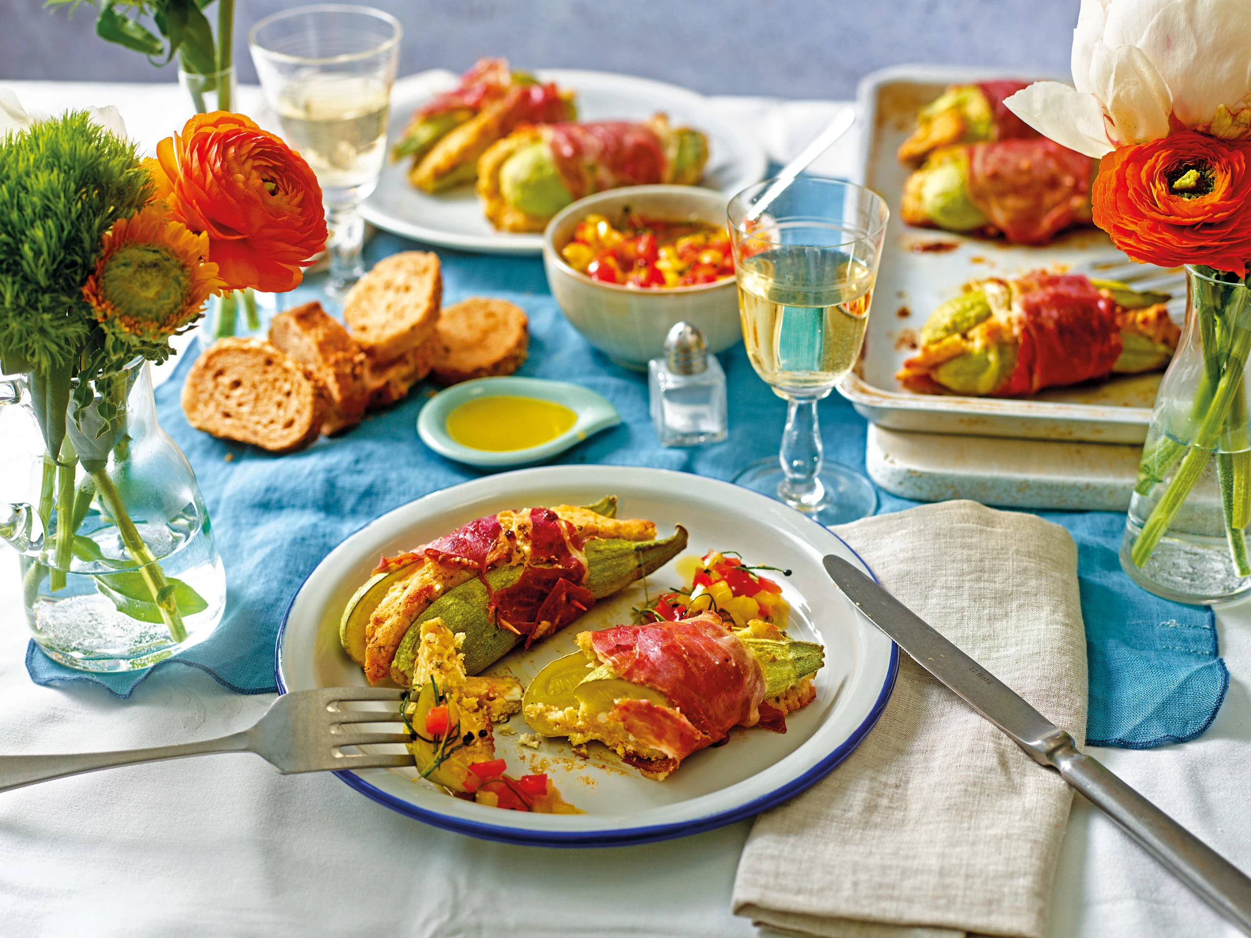 Zucchini-Saltimbocca mit Paprikavinaigrette