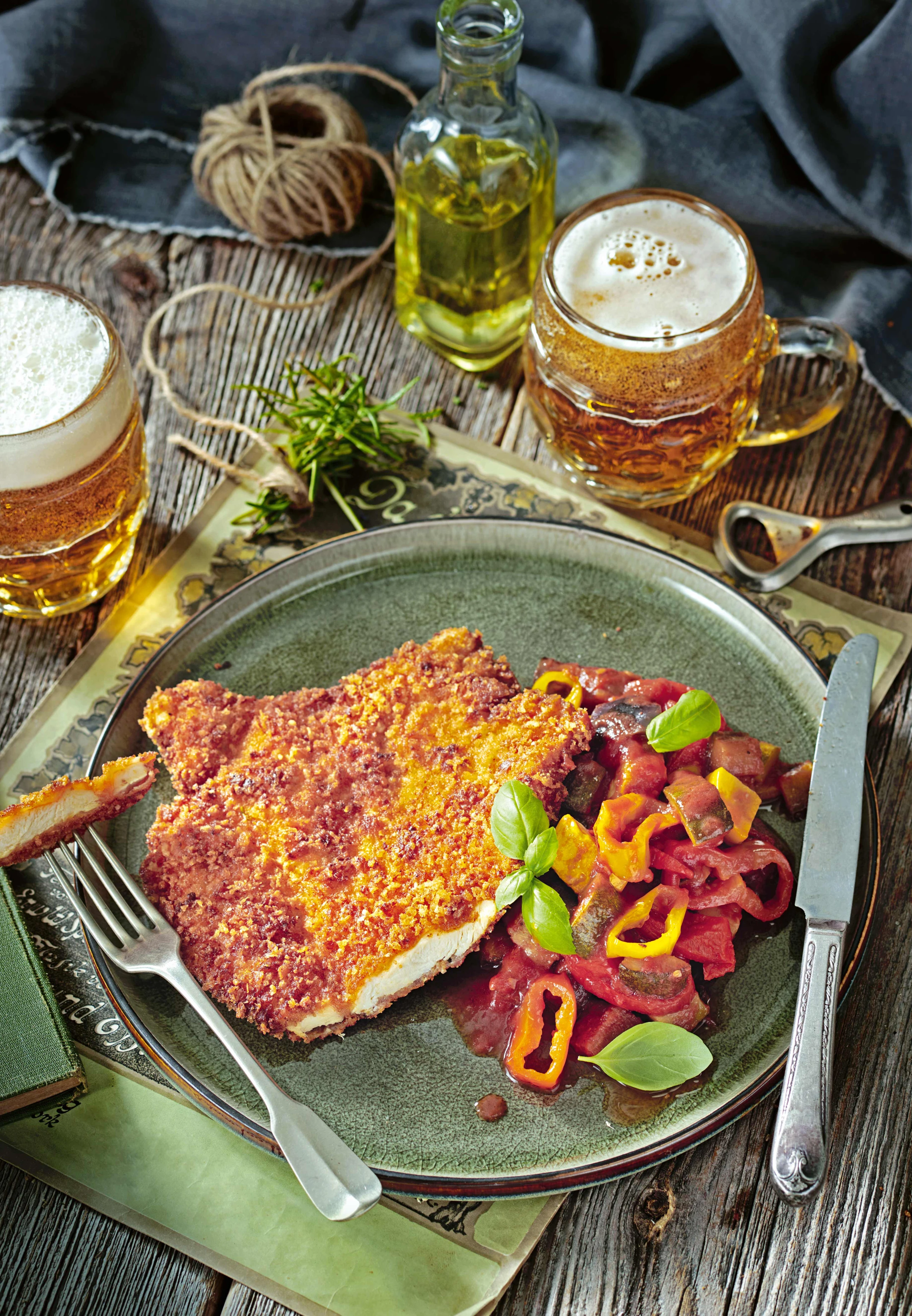 Hühnerschnitzel in der Parmesankruste mit Ratatouille