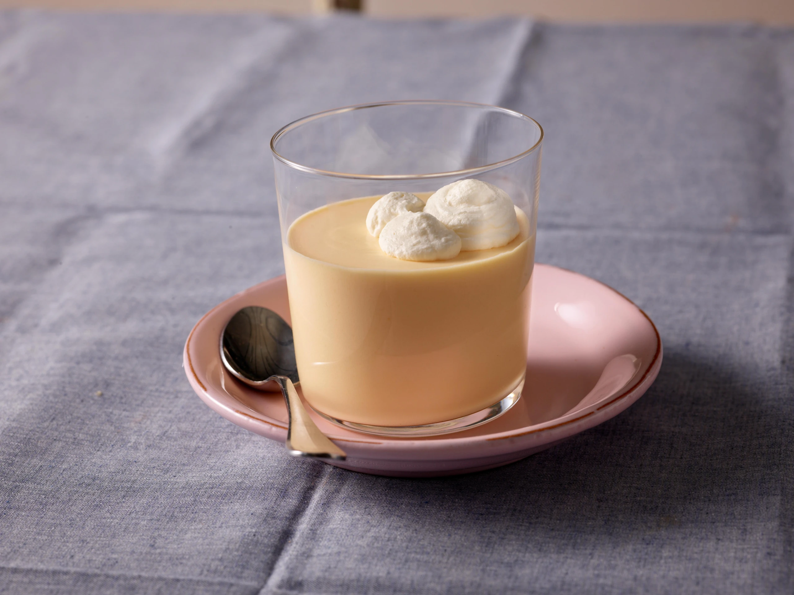 Schnelle Eierlikörmousse