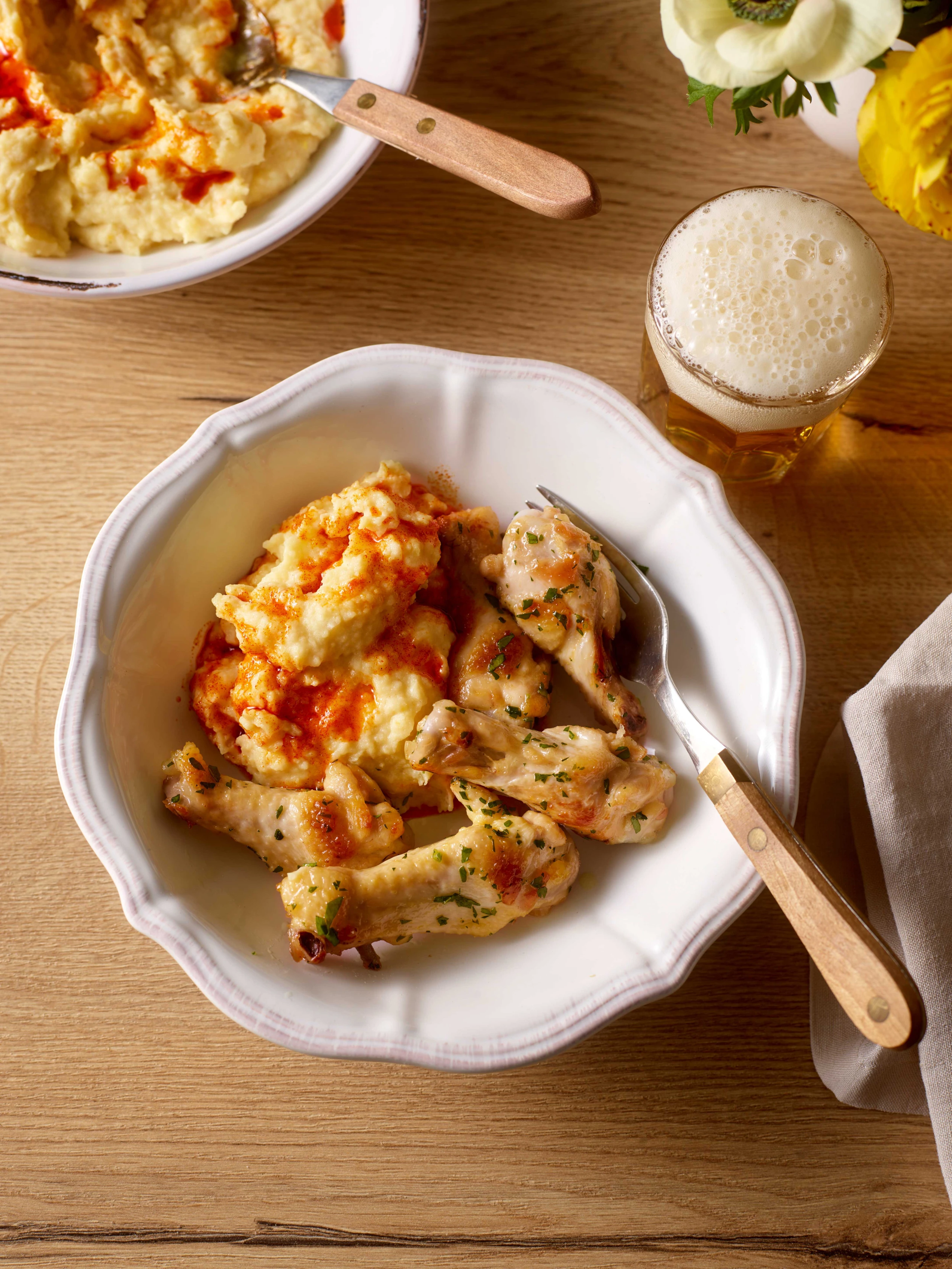 Gebratene Hühner-Oberflügerl mit Knoblauch und Petersilie