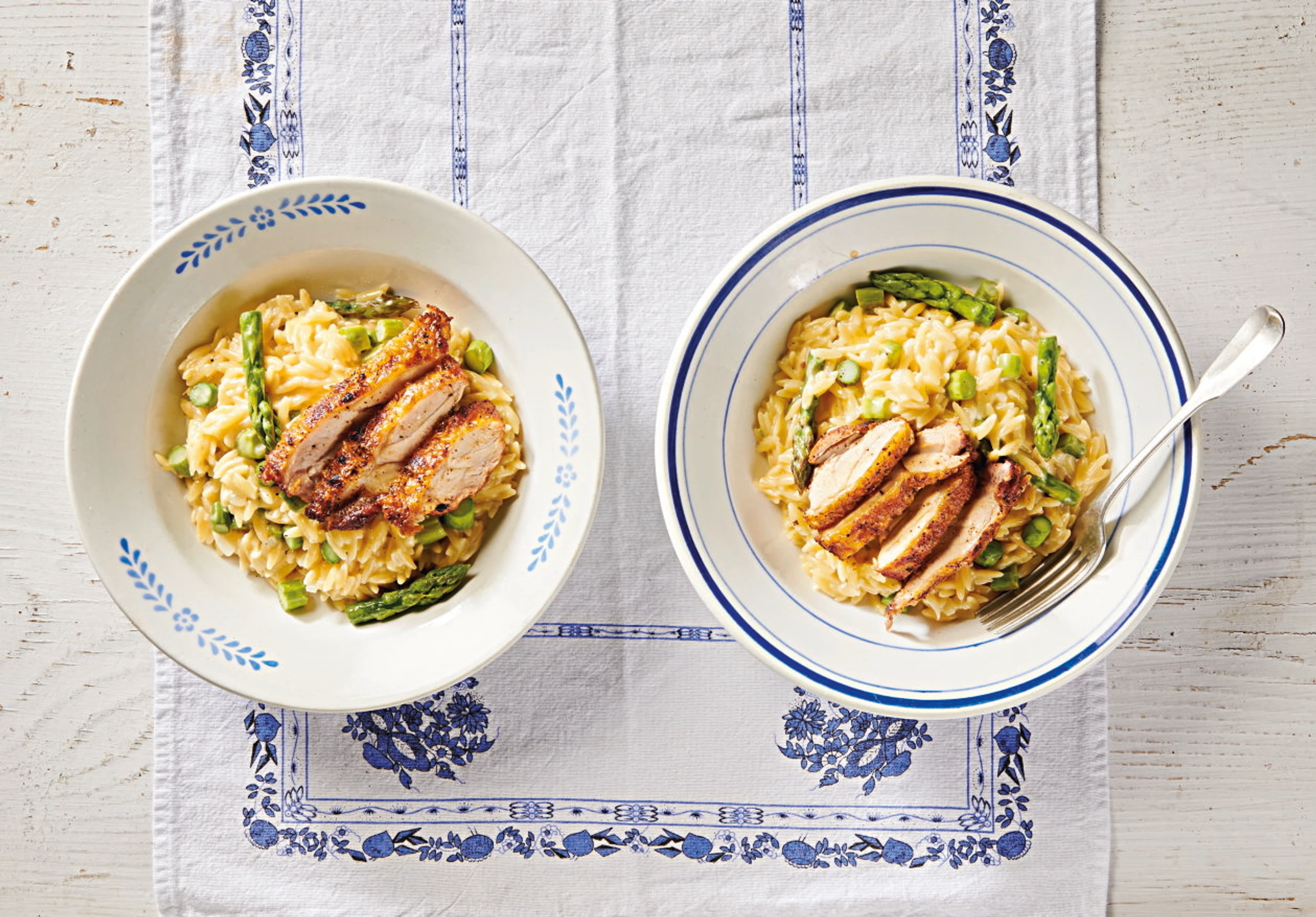 Spargel-Orzo mit Huhn