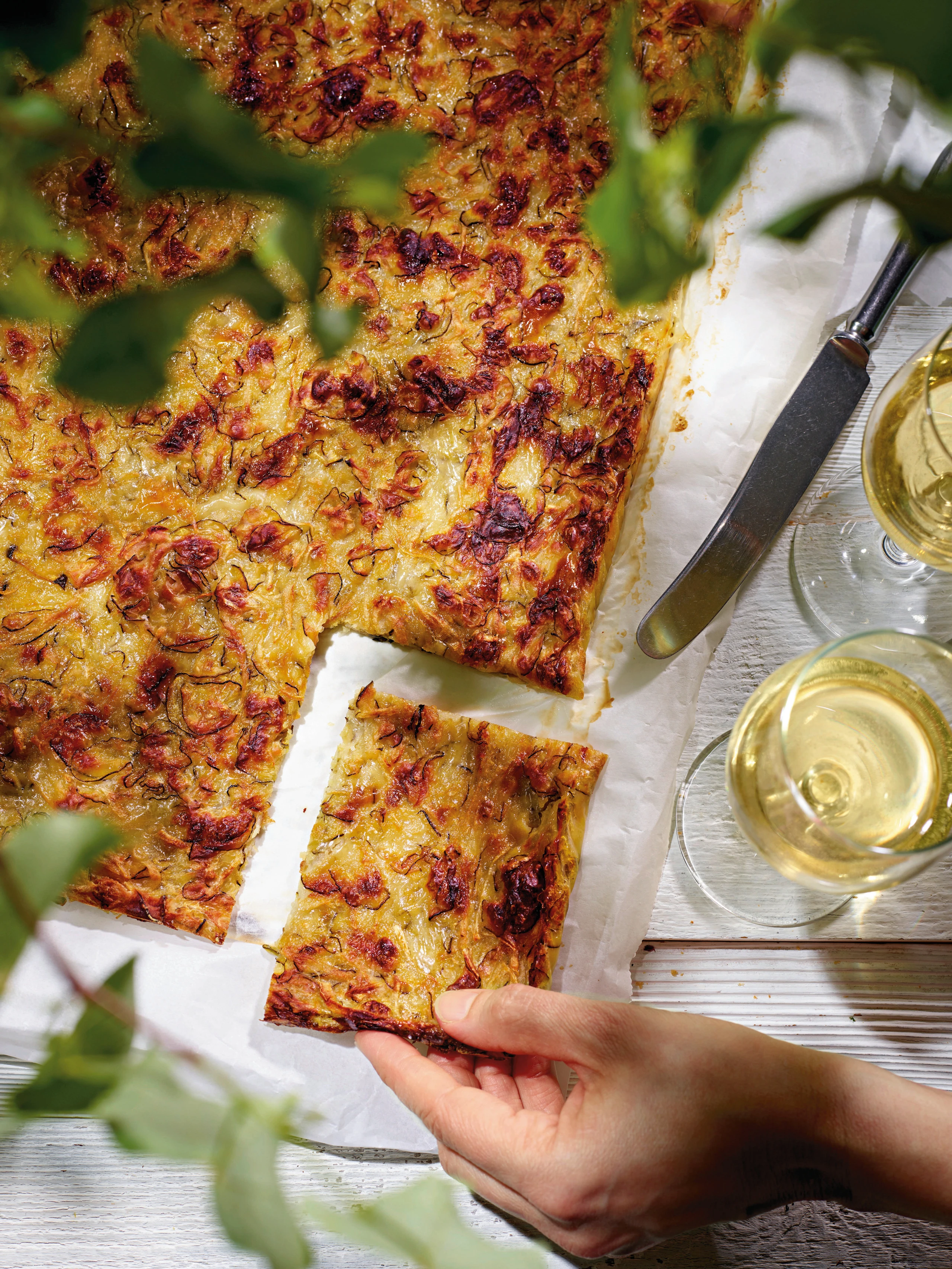 Scarpaccia: Flache toskanische Zucchinitarte