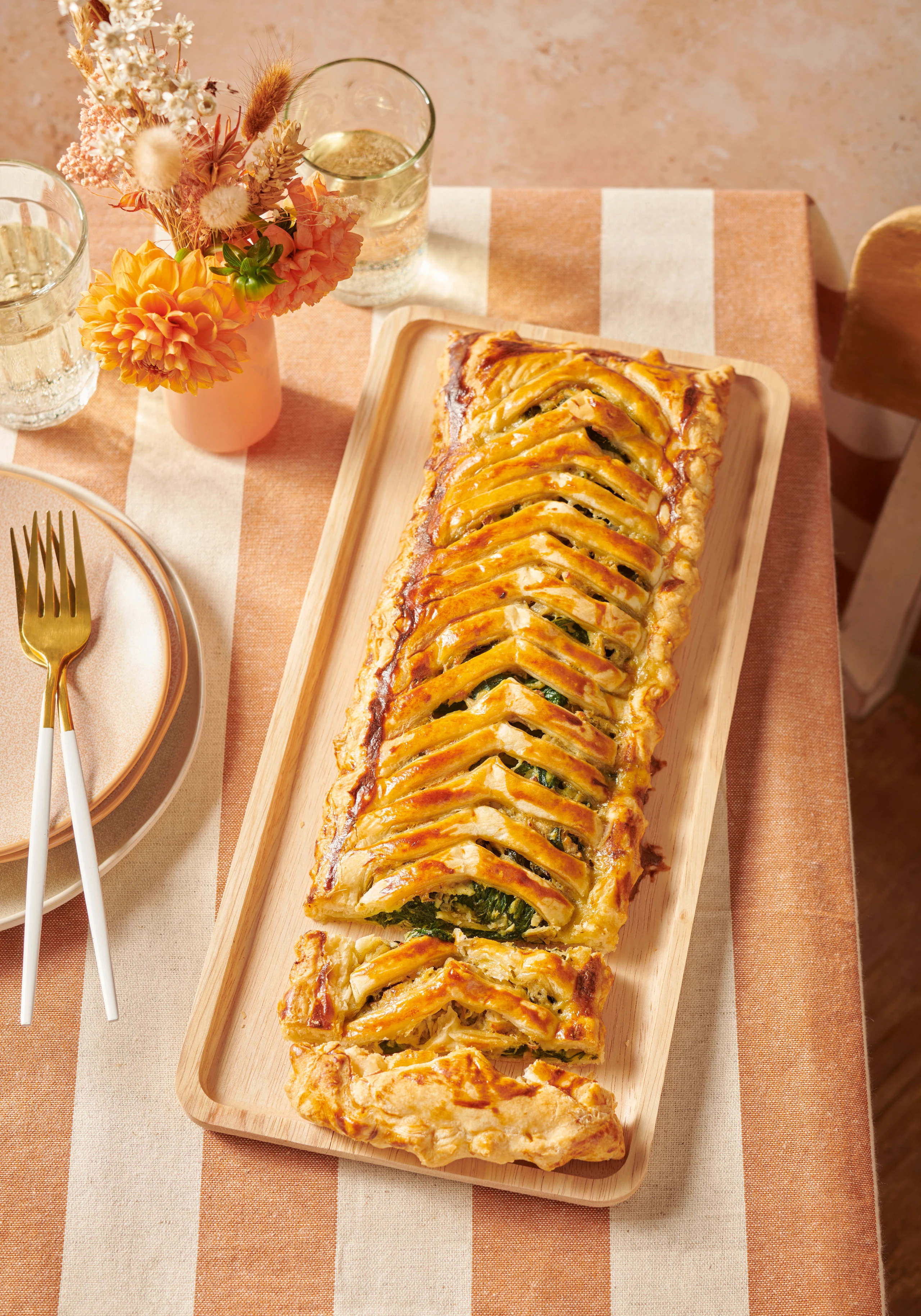 Gefächerter Strudel mit Huhn und Spinat