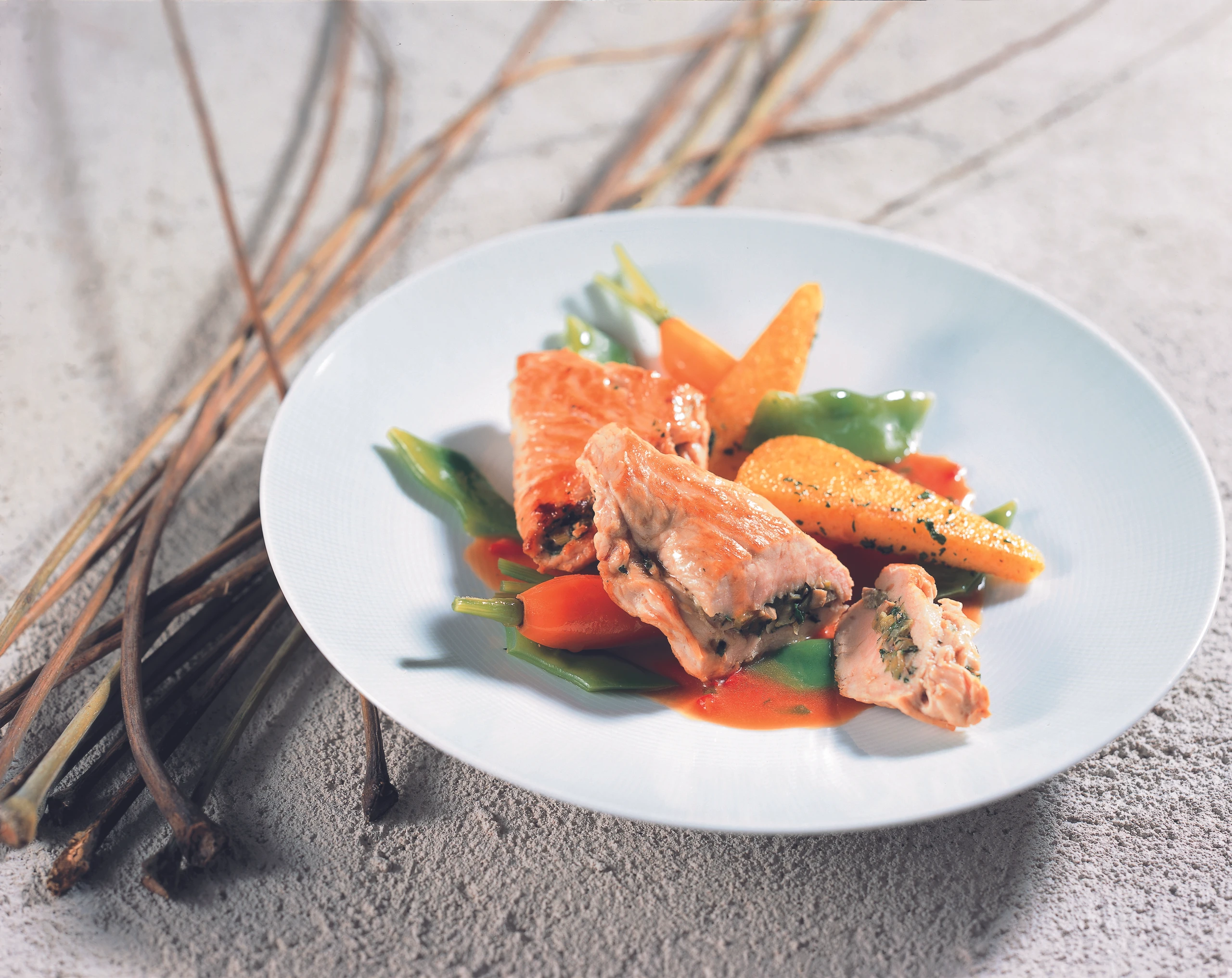 Putentascherl mit Karotten-Fisolen-Gemüse und gebratener Polenta