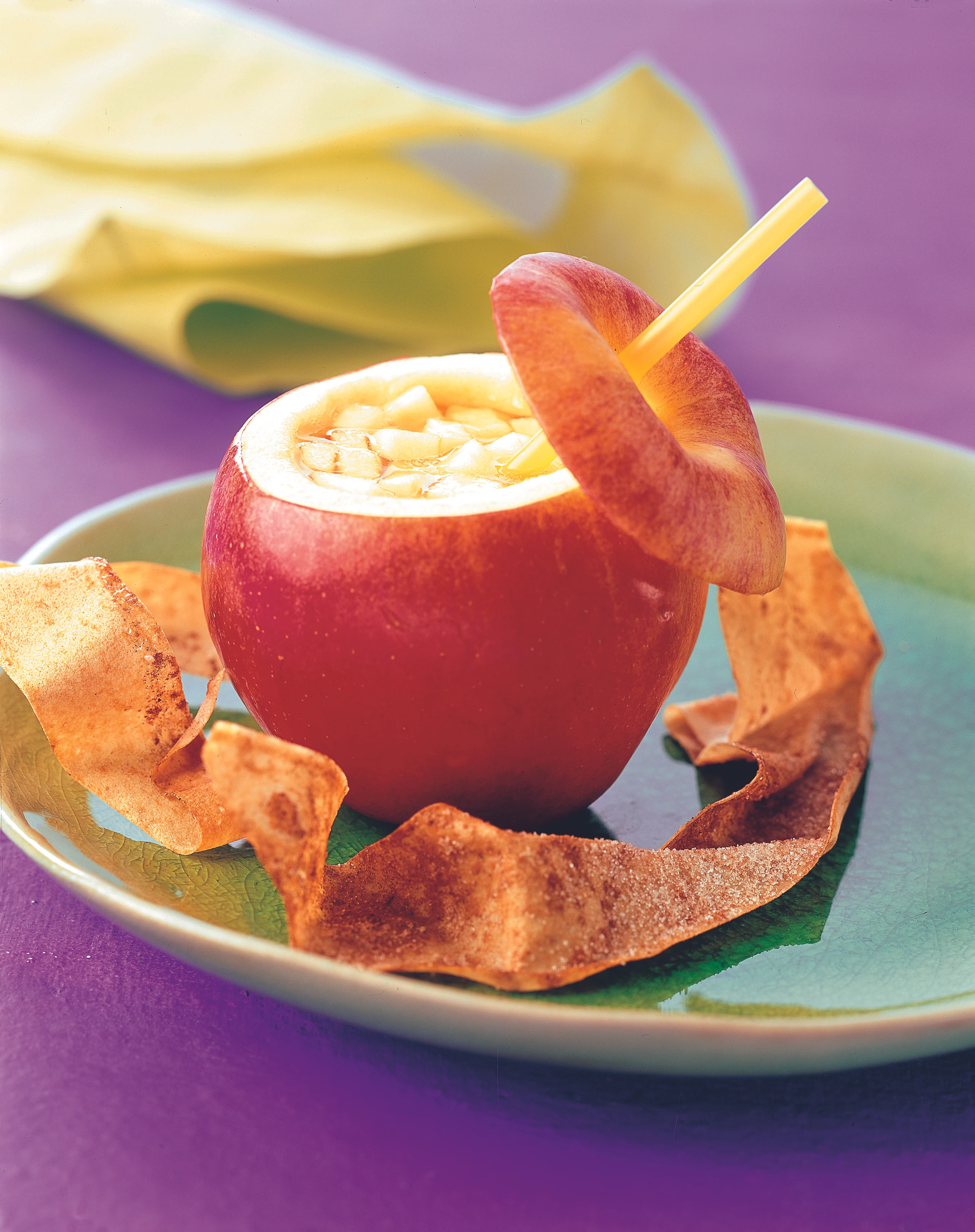 Gefüllter Apfel mit Sektgelee und Zimtblättern