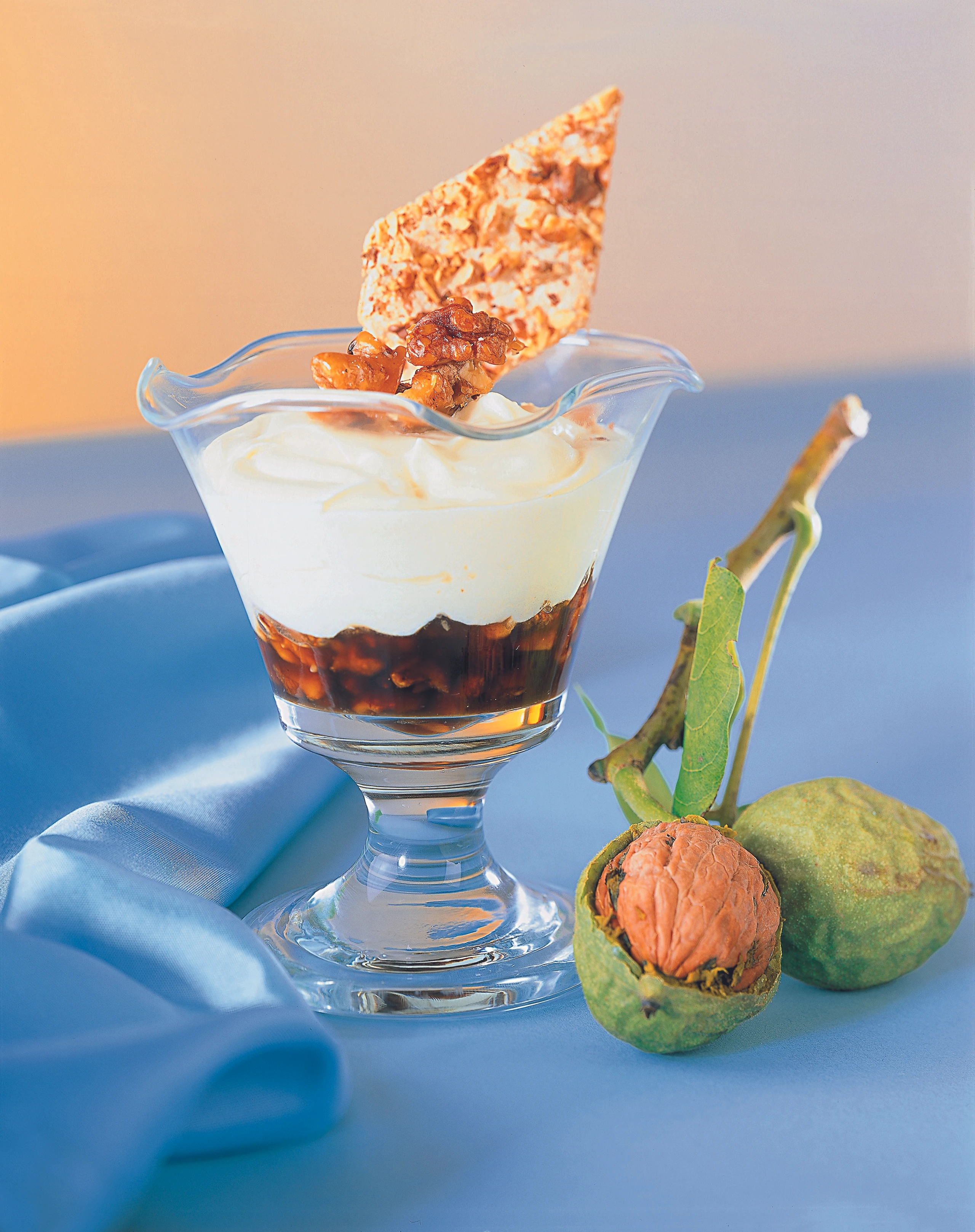 Walnuss-Mascarpone-Creme mit Nusskräcker