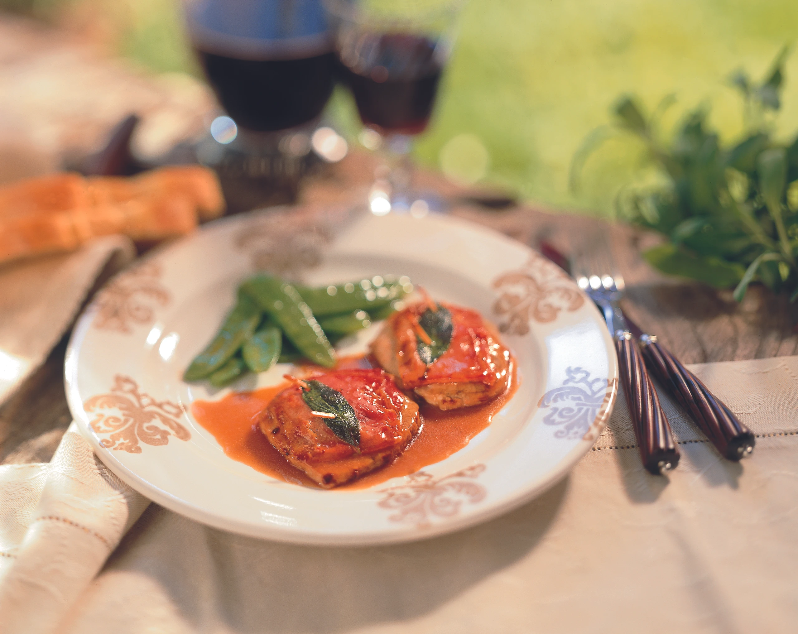 Saltimbocca: Kalbsschnitzel mit Rohschinken und Salbei