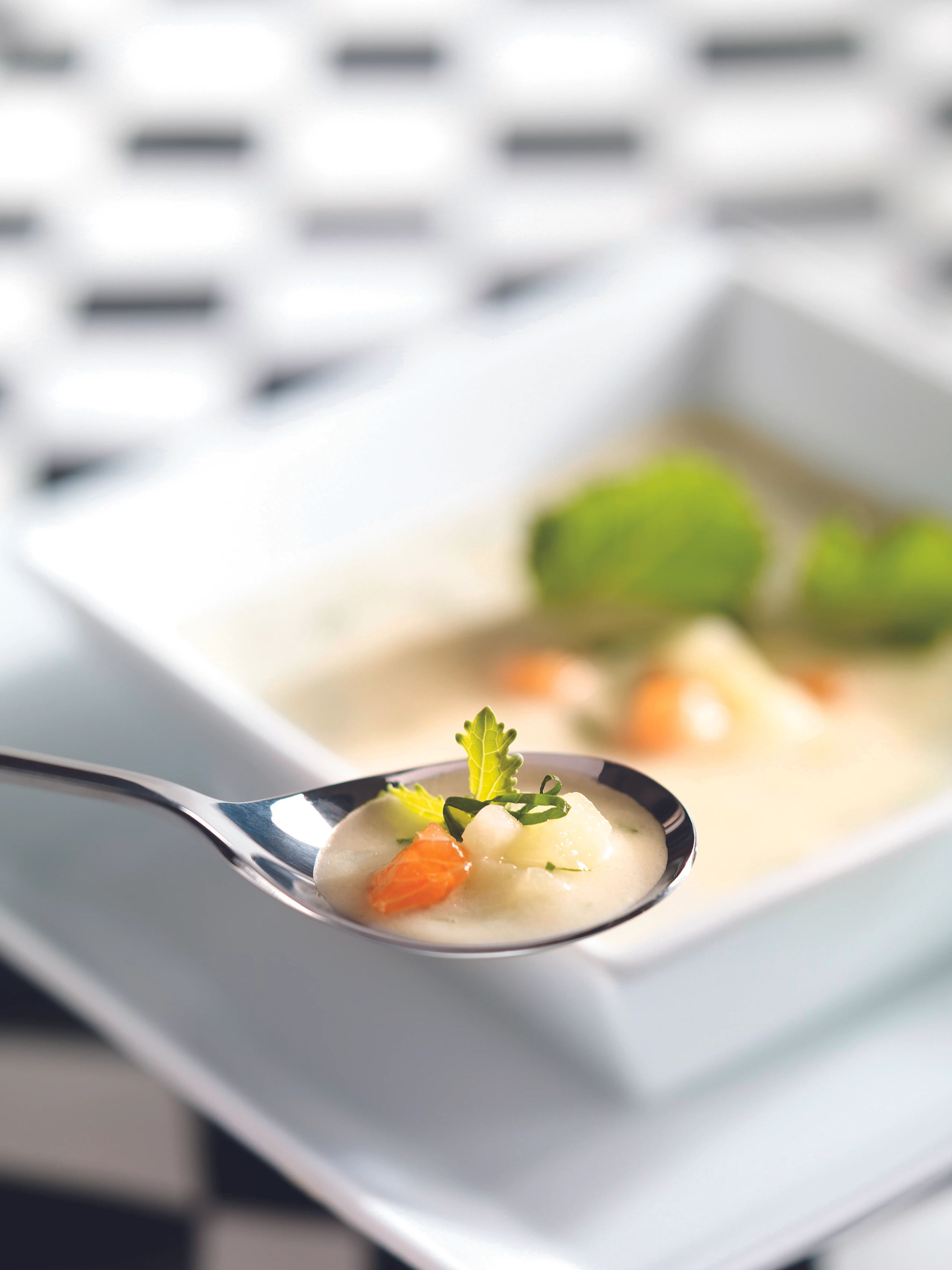 Kohlrabisuppe mit Lachs