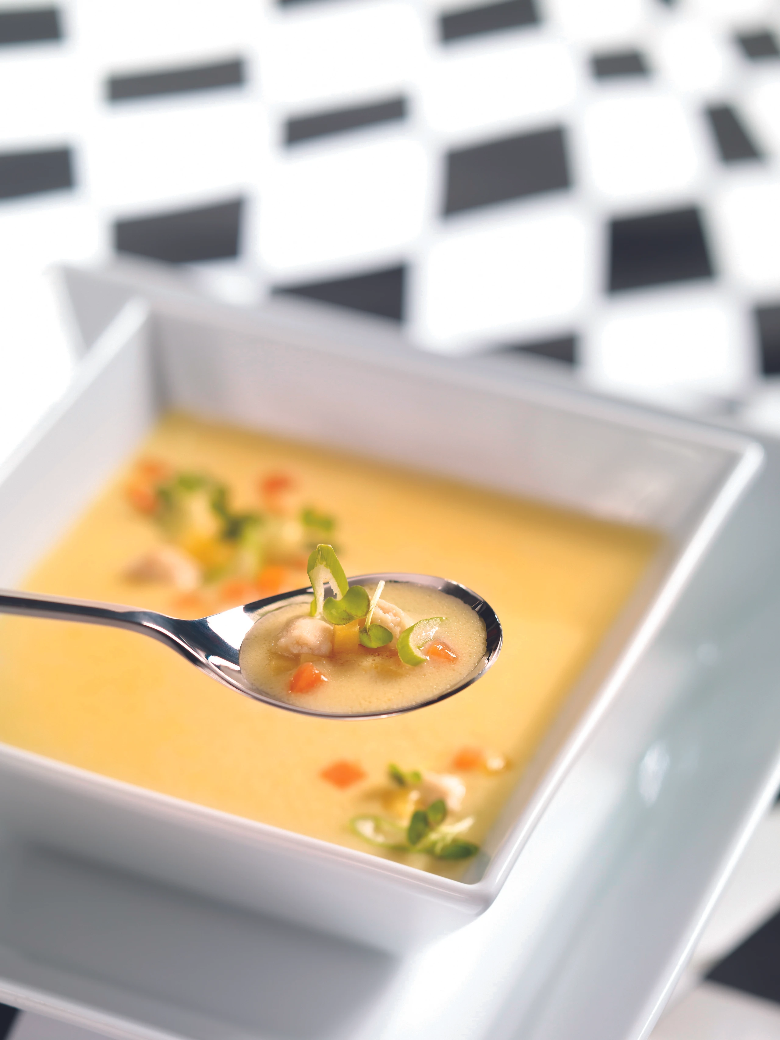 Hühner-Einmachsuppe mit Gemüse