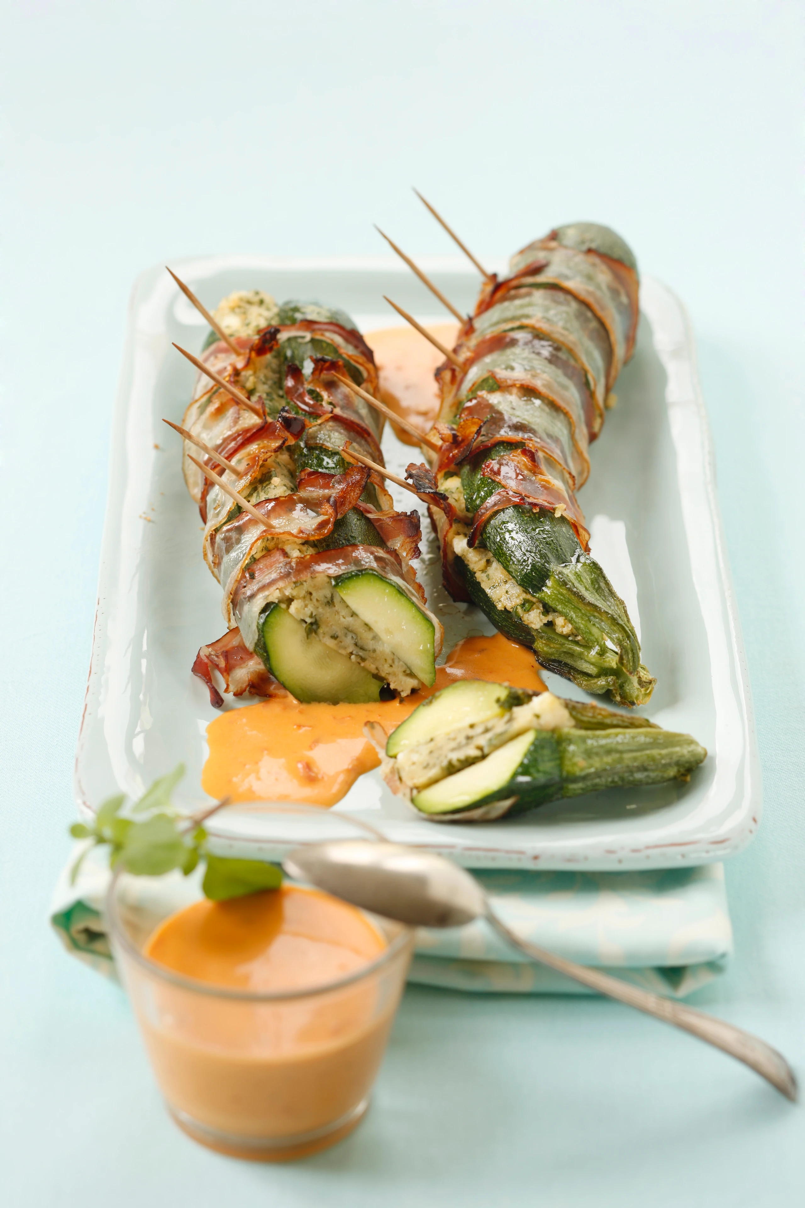 Gefüllte Zucchini mit Speck und Feta