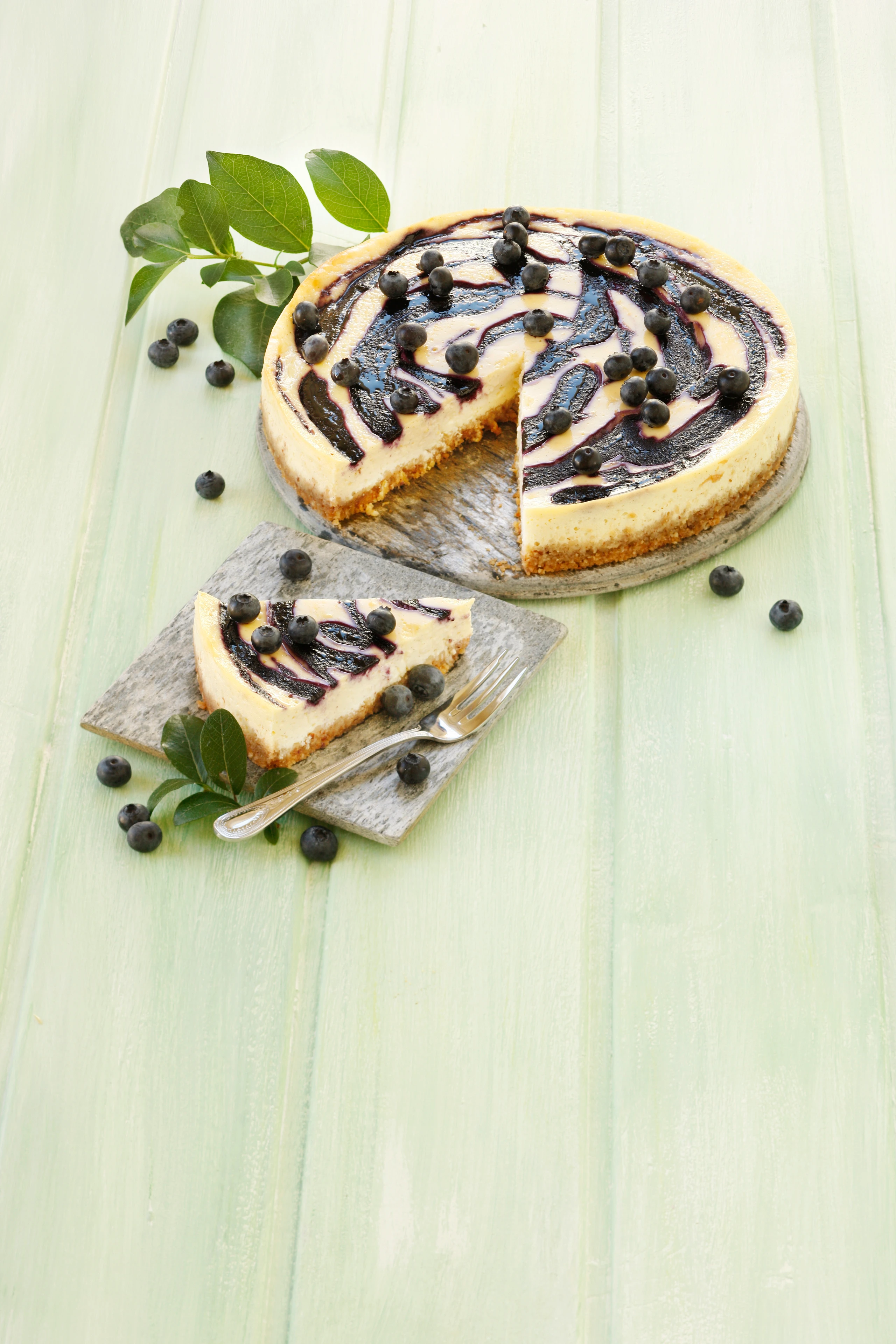Topfenkuchen mit Heidelbeeren