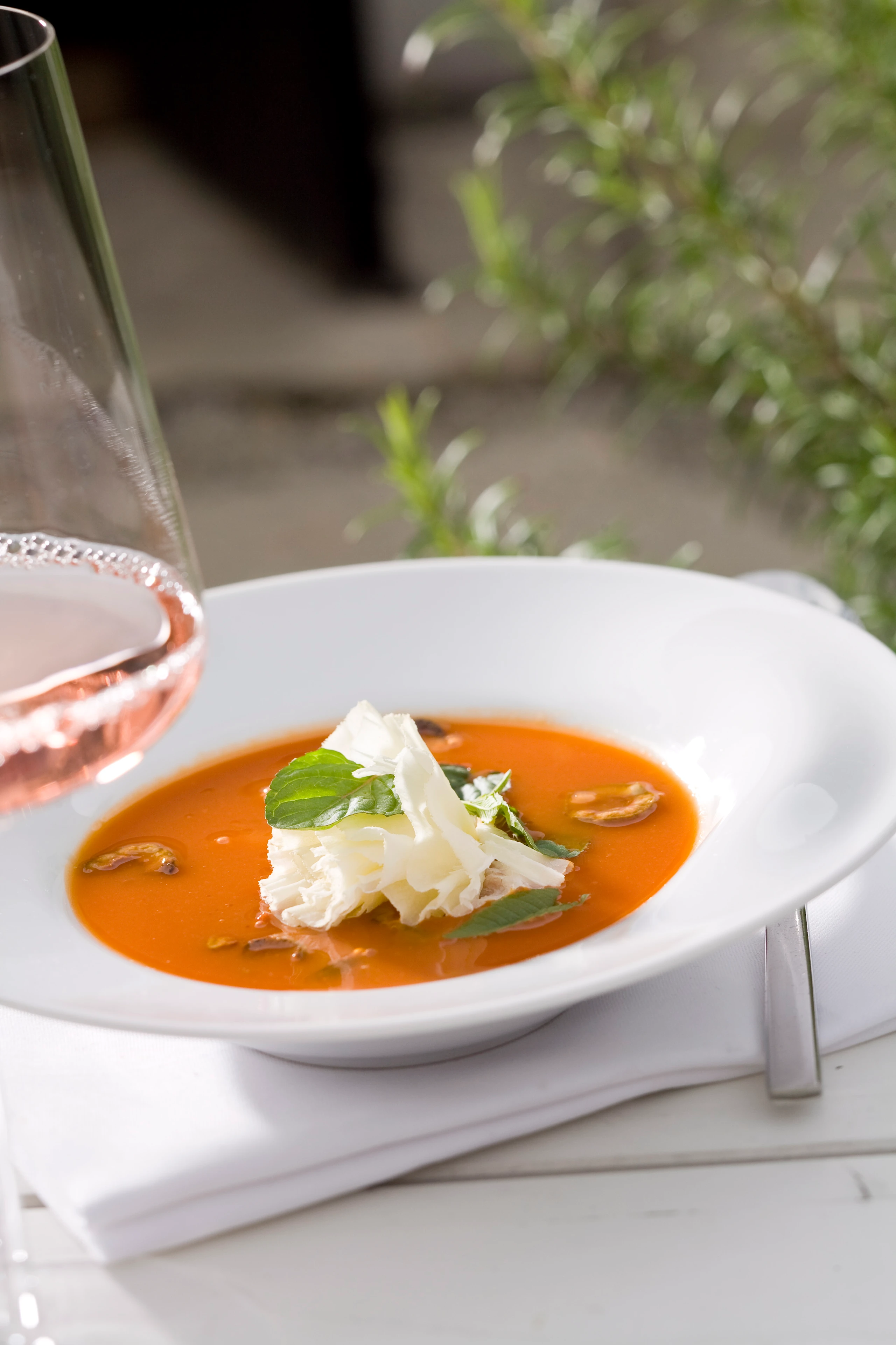 Pannonische Kaltschale mit Tête de Moine