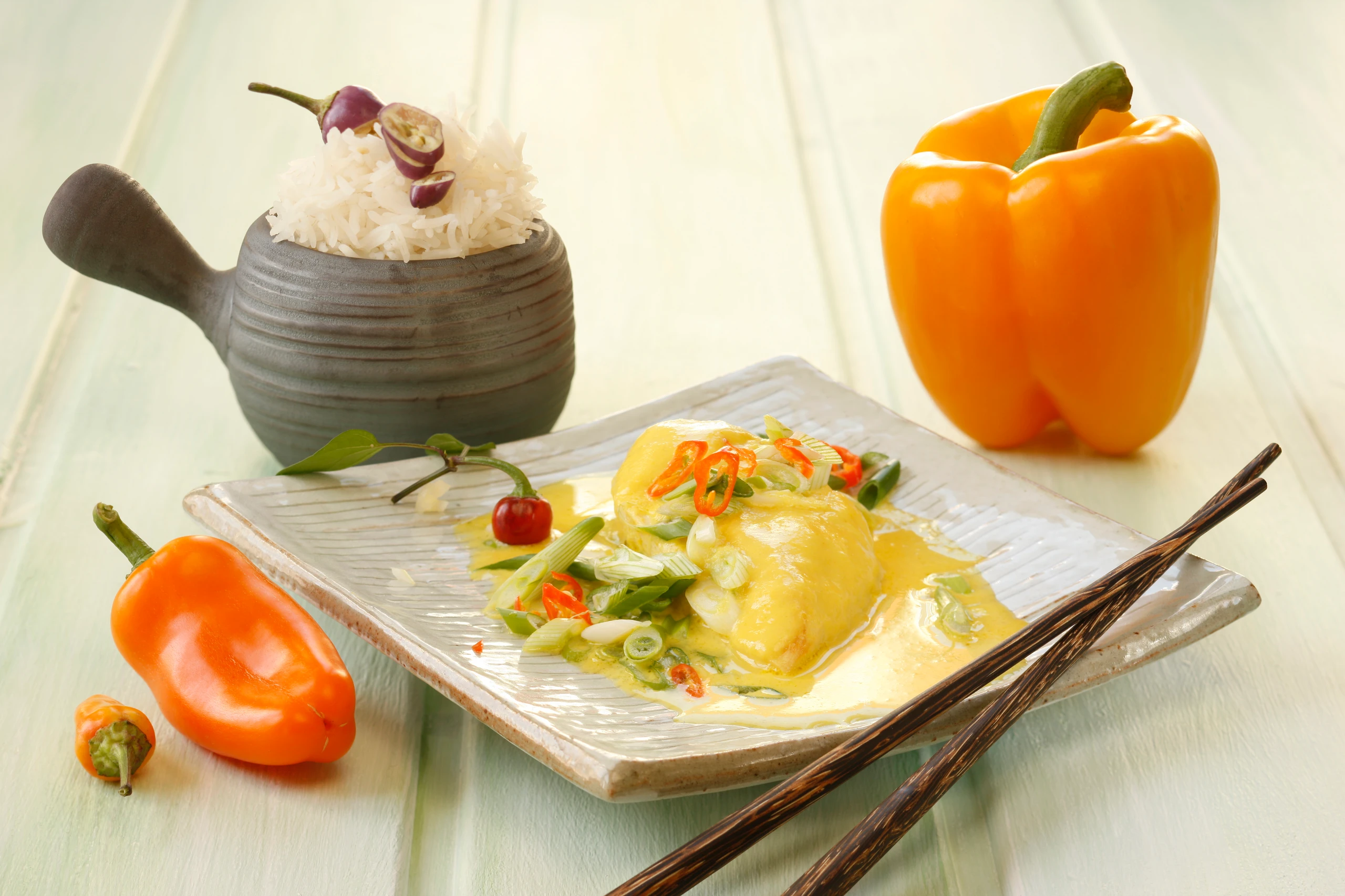 Fernöstliches Paprikahuhn mit Chilireis