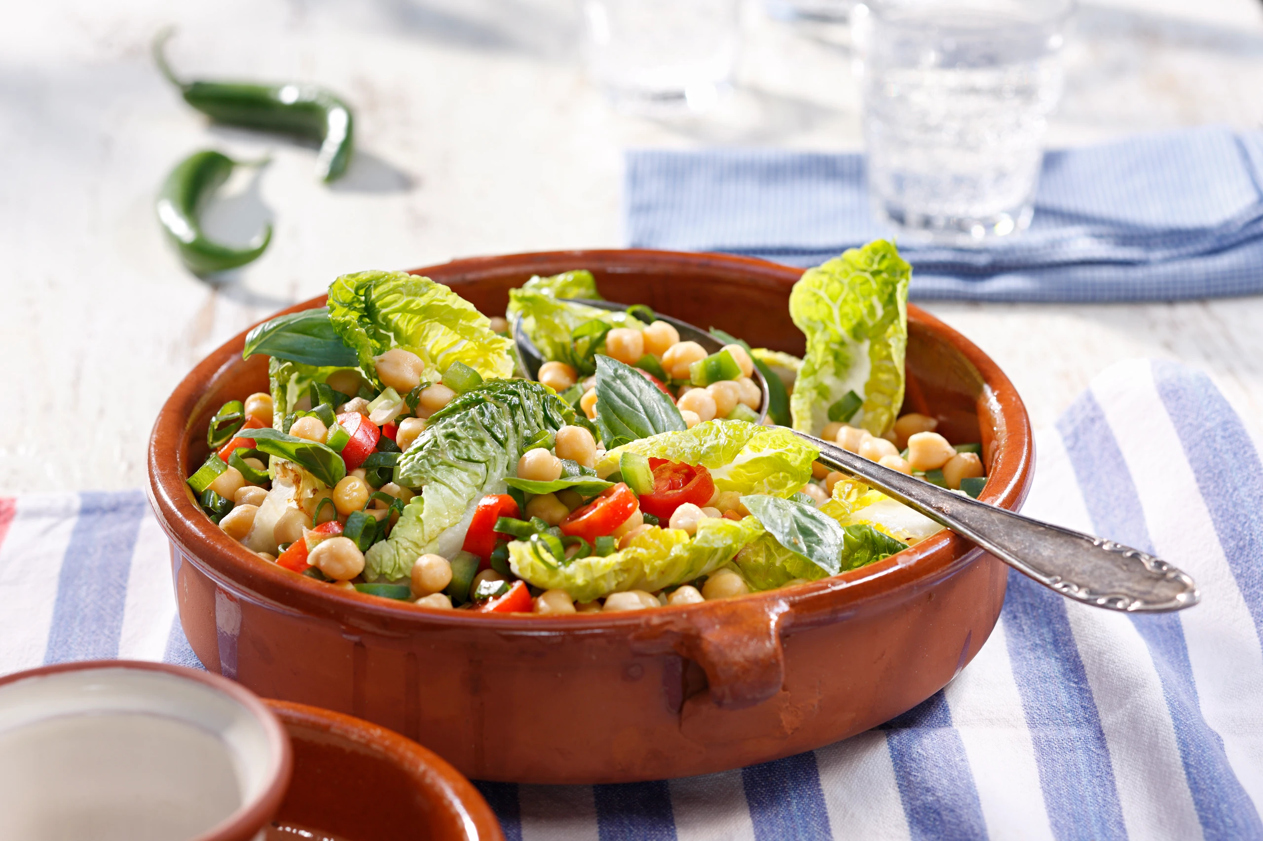 Spanischer Kichererbsensalat