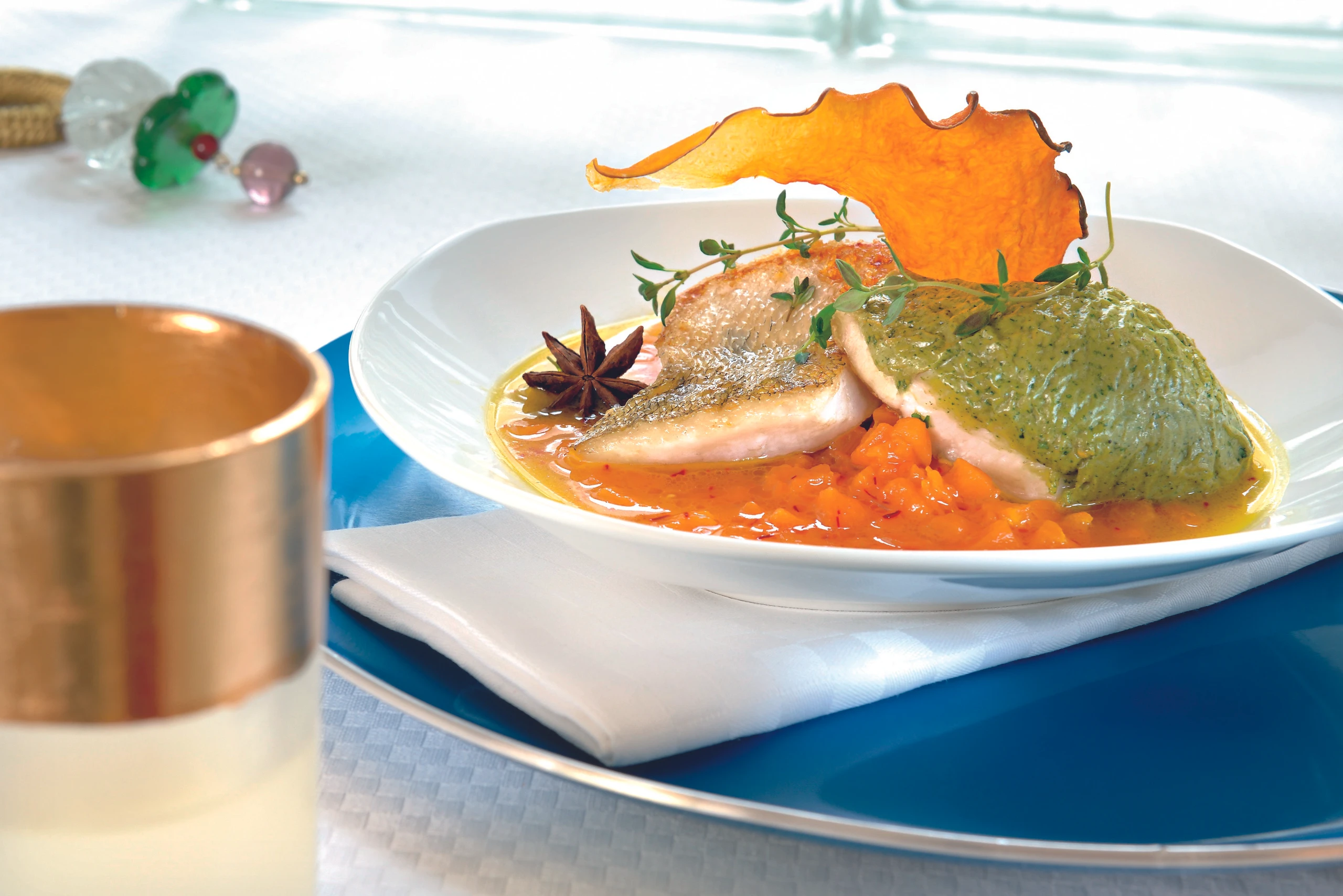 Souffliertes Zanderfilet mit Gemüse Chips