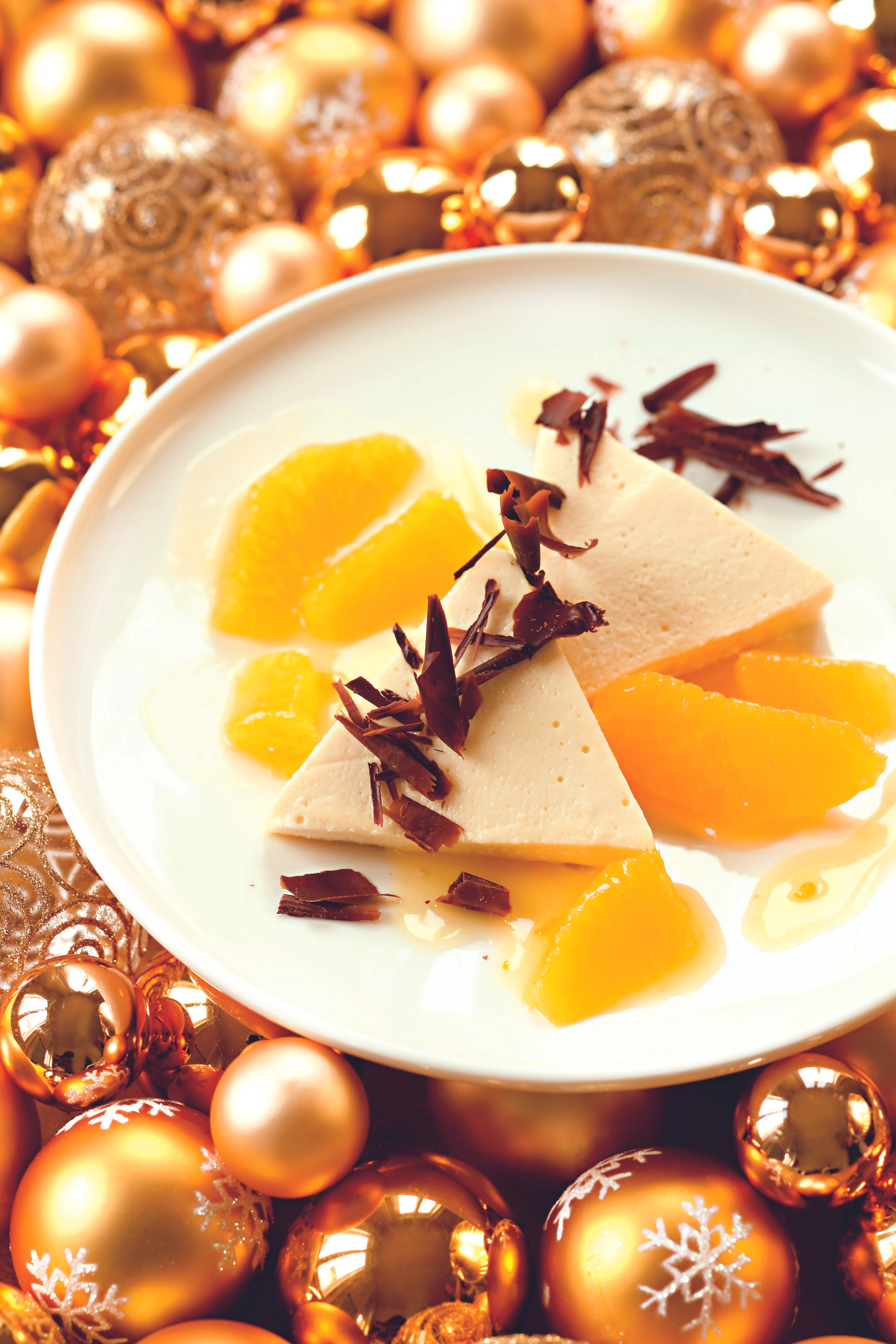 Weißes Zimt Mousse mit Orangen Salat