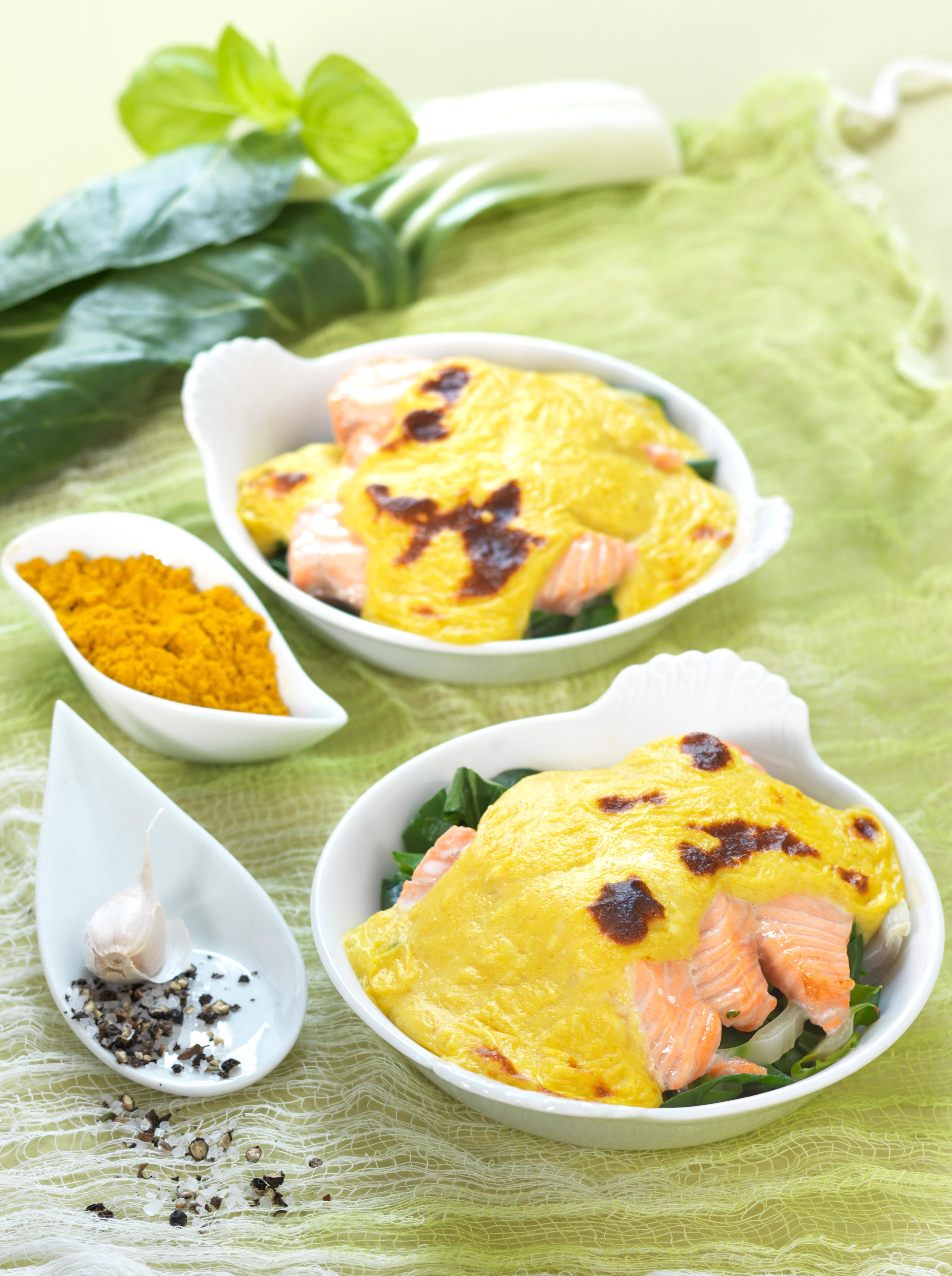 Lachs mit Mangold und Currysauce