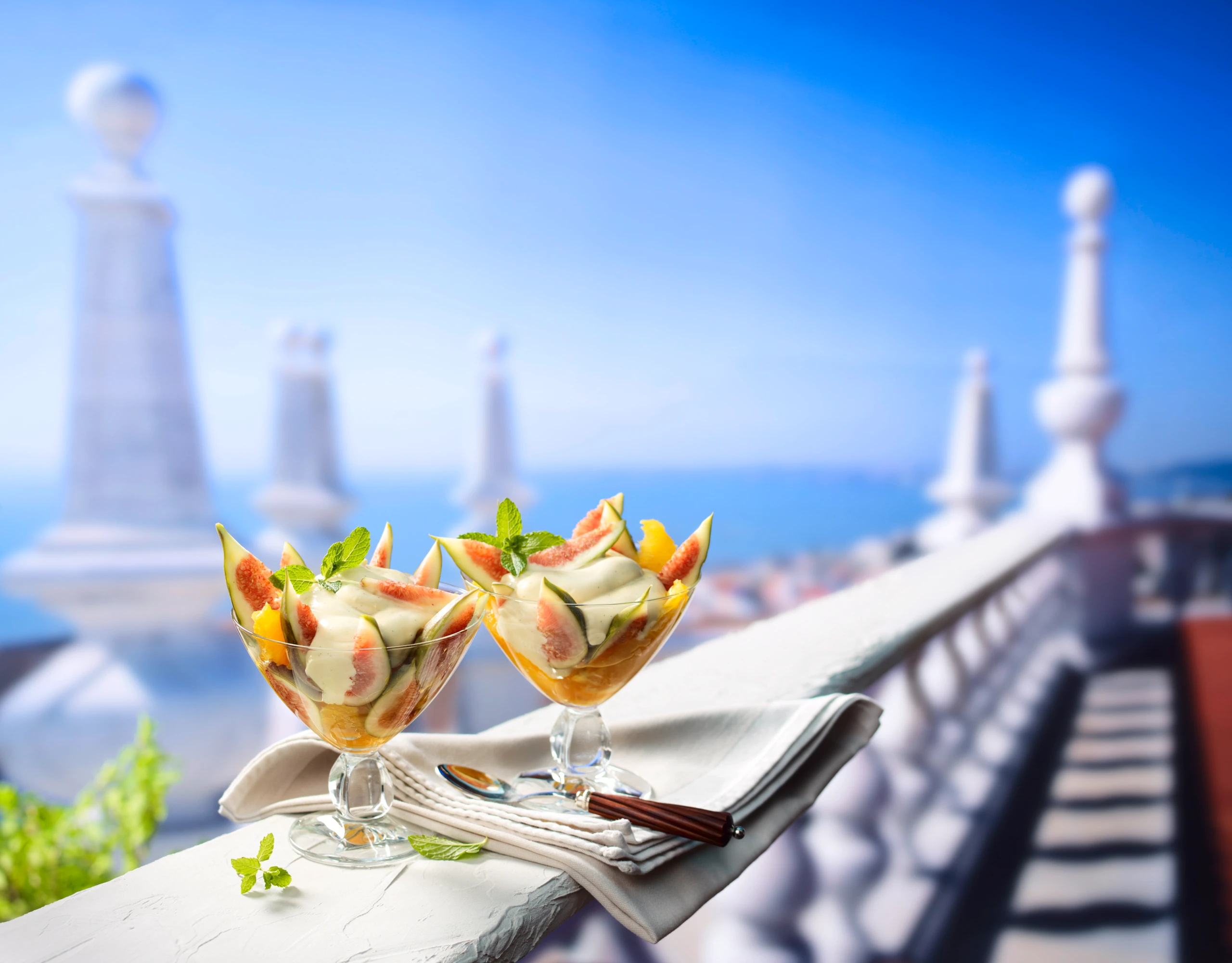 Portugiesische Mandelcreme mit Orangen-Feigen-Salat